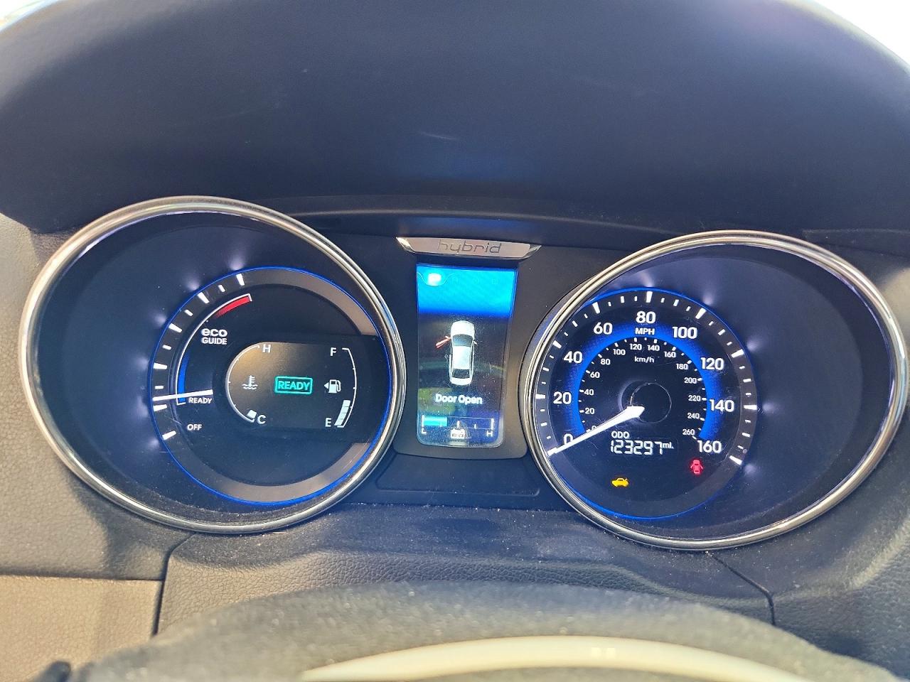 2014 Hyundai Sonata Hybrid Silver vin: KMHEC4A40EA108010