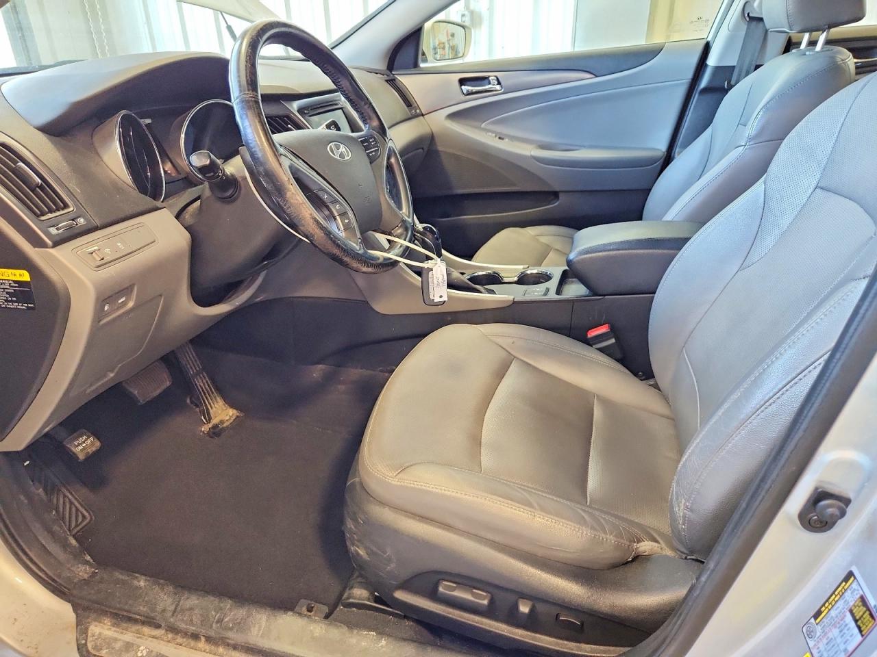 2014 Hyundai Sonata Hybrid Silver vin: KMHEC4A40EA108010