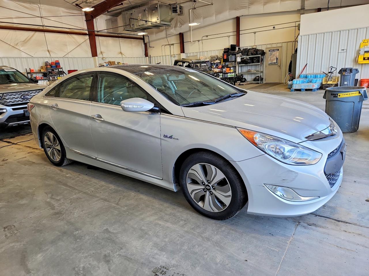 2014 Hyundai Sonata Hybrid Silver vin: KMHEC4A40EA108010
