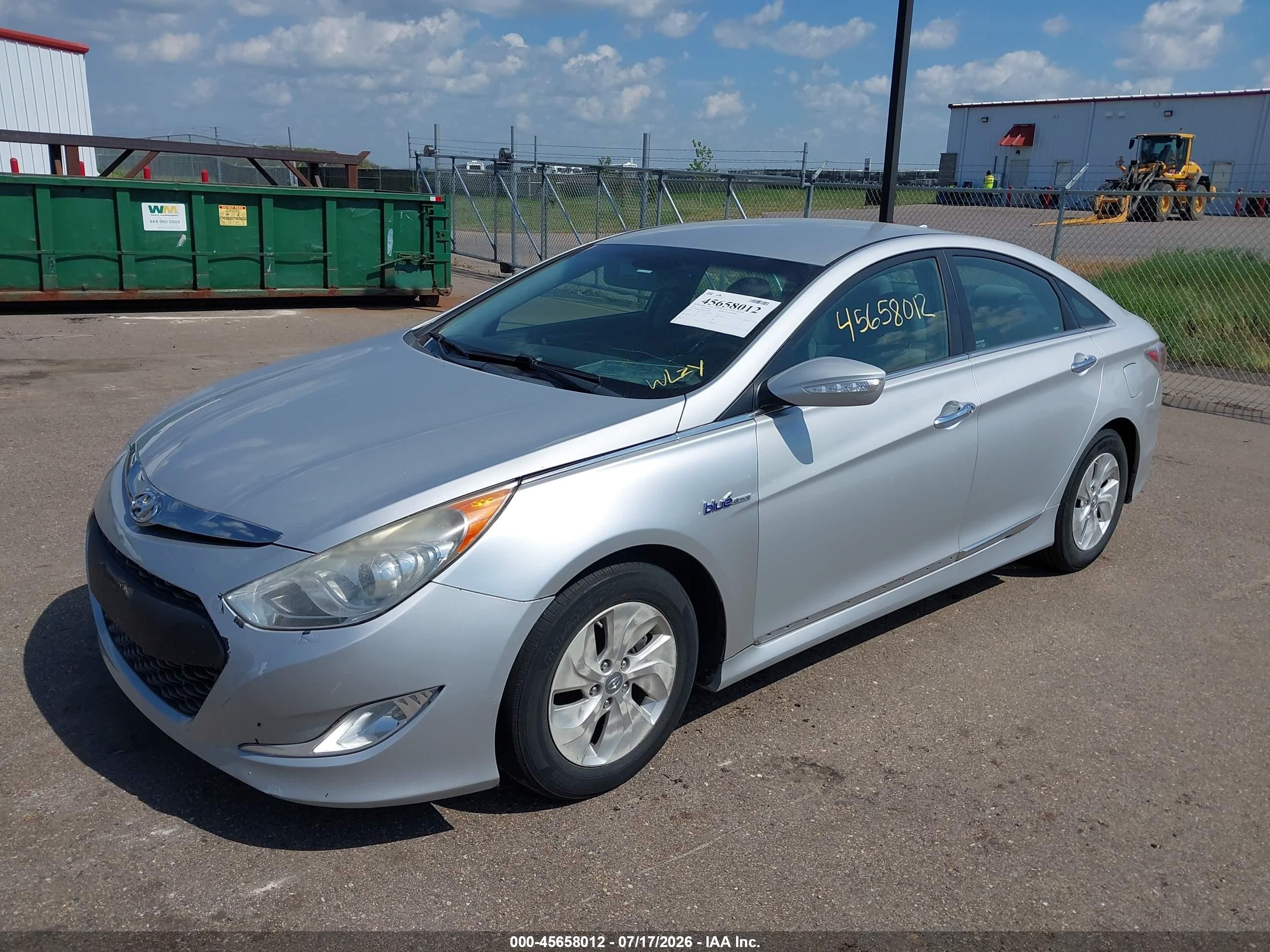 2014 Hyundai Sonata Hybrid   Silver vin: KMHEC4A40EA114535