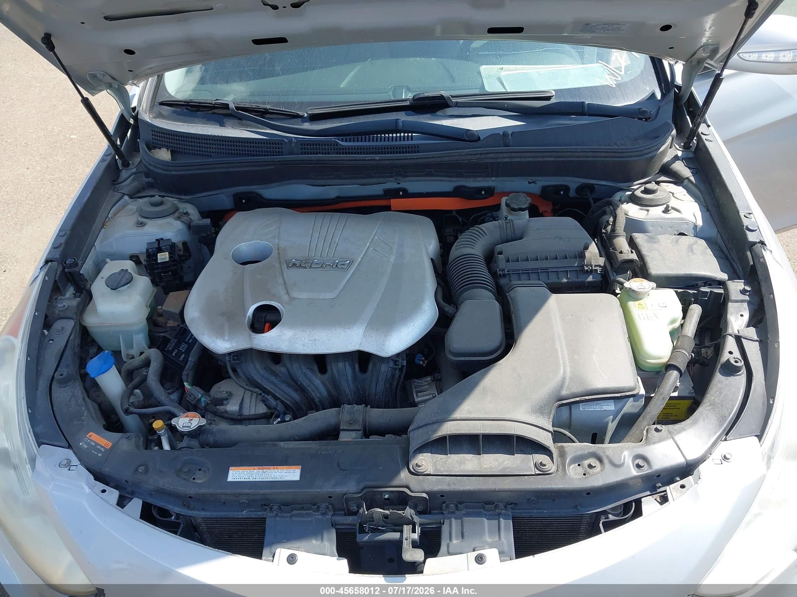 2014 Hyundai Sonata Hybrid   Silver vin: KMHEC4A40EA114535