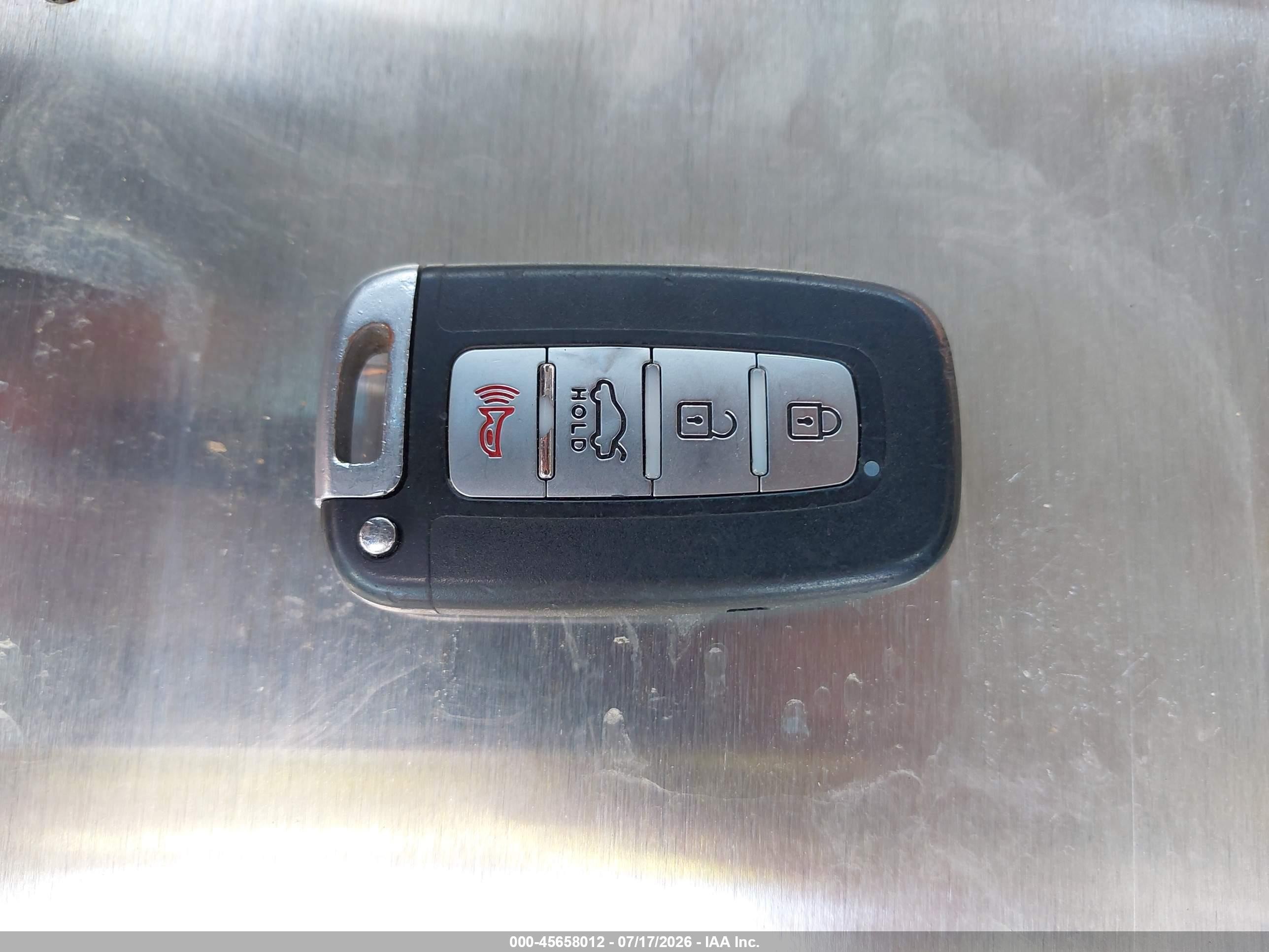 2014 Hyundai Sonata Hybrid   Silver vin: KMHEC4A40EA114535