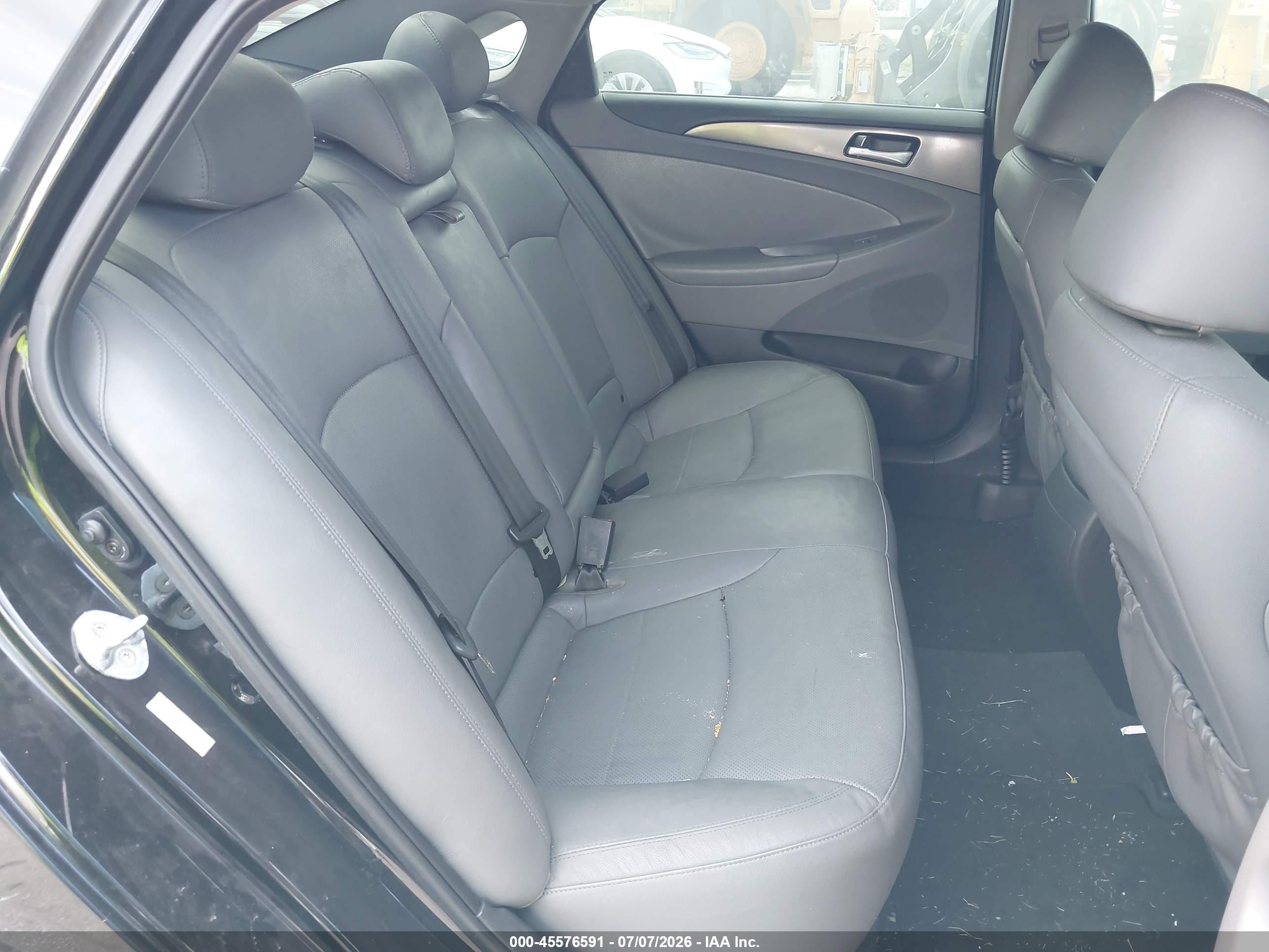2015 Hyundai Sonata Hybrid Limited Черный vin: KMHEC4A40FA119400