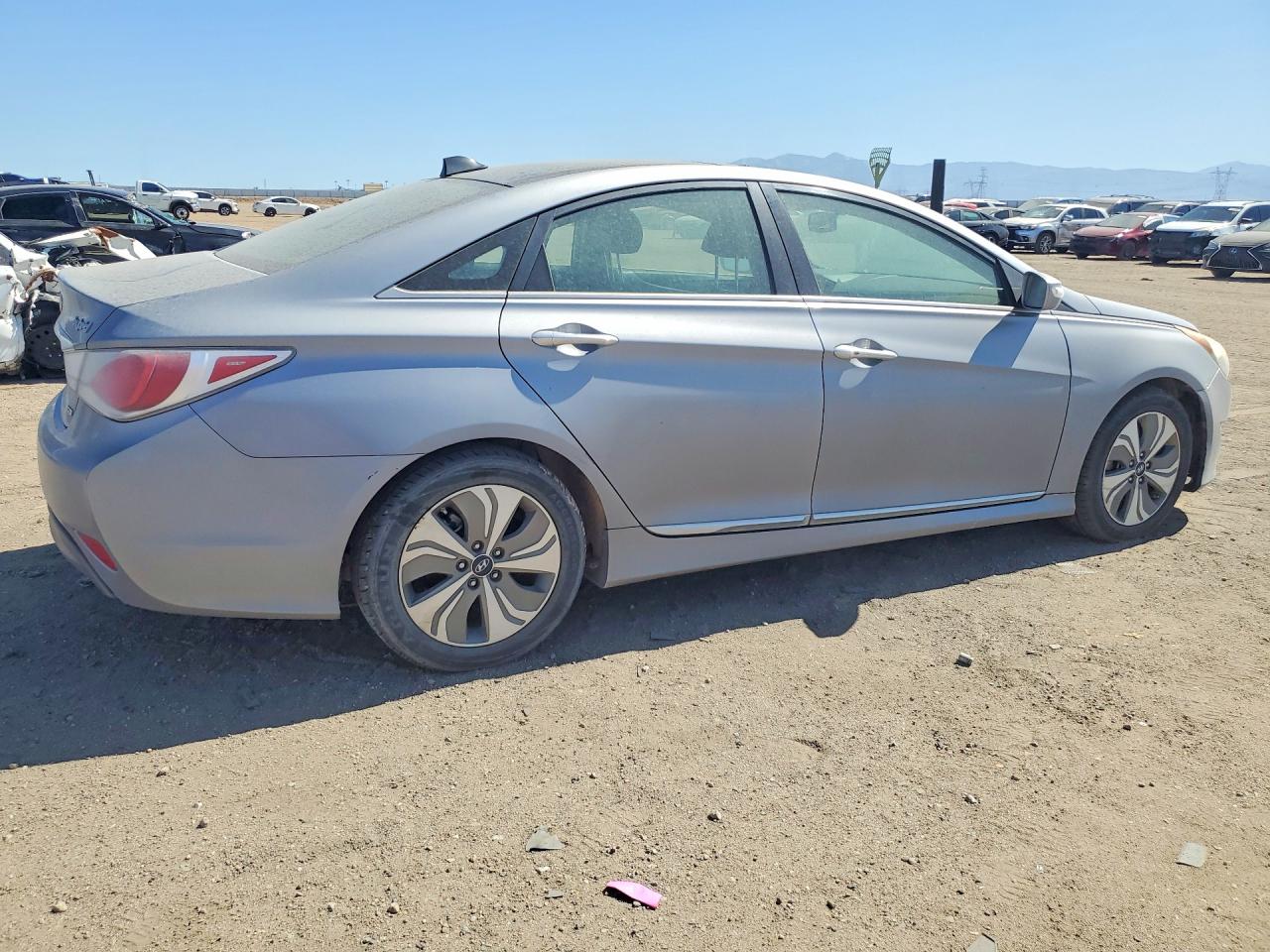 2015 Hyundai Sonata Hybrid Limited Silver vin: KMHEC4A40FA127657