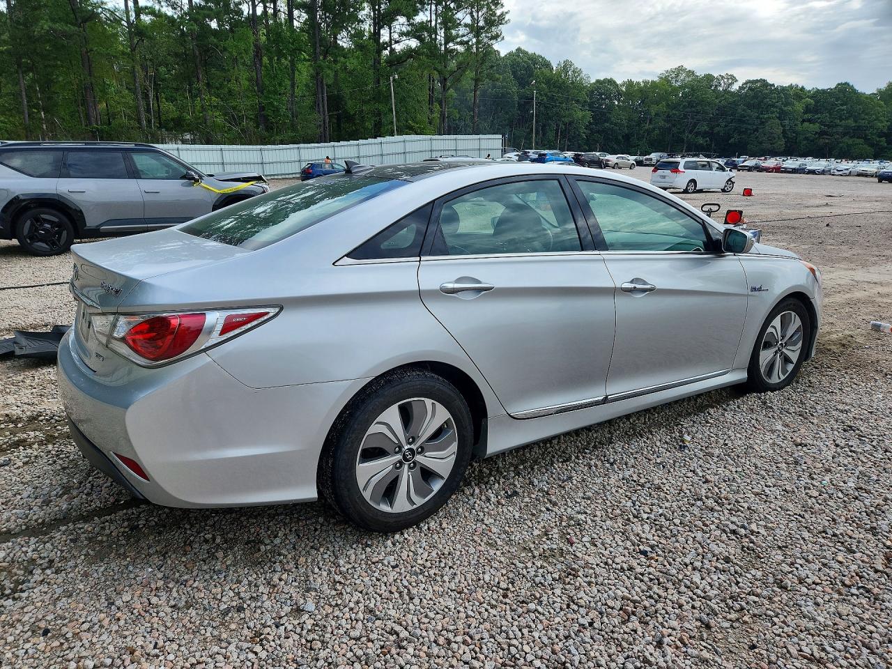 2015 Hyundai Sonata Hybrid Limited Gray vin: KMHEC4A40FA129506
