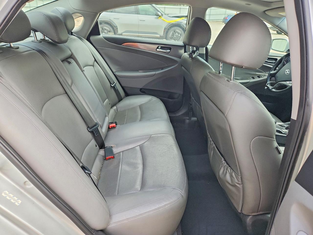 2015 Hyundai Sonata Hybrid Limited Gray vin: KMHEC4A40FA129506