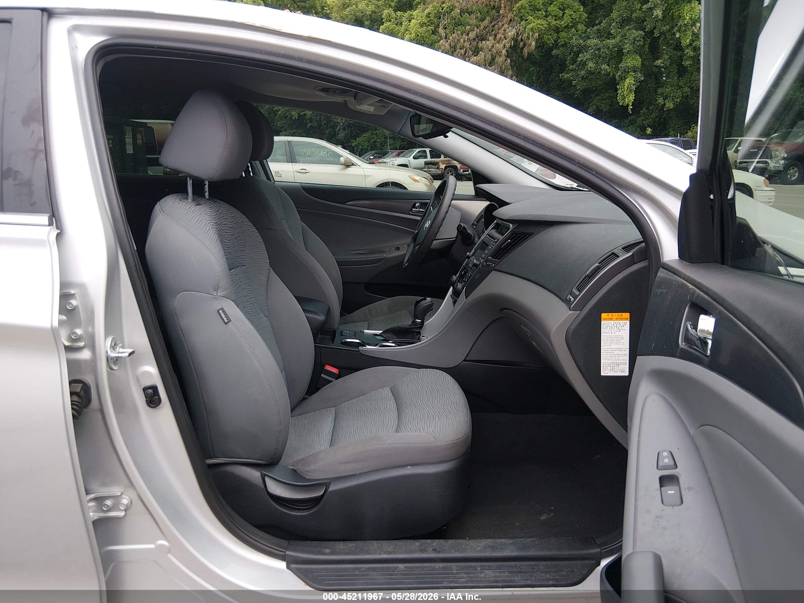 2015 Hyundai Sonata Hybrid Silver vin: KMHEC4A40FA135337