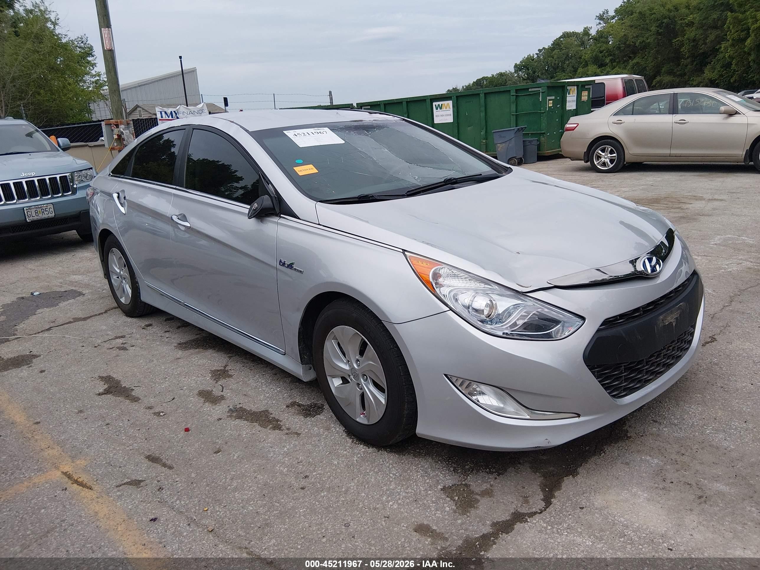 2015 Hyundai Sonata Hybrid   Silver vin: KMHEC4A40FA135337