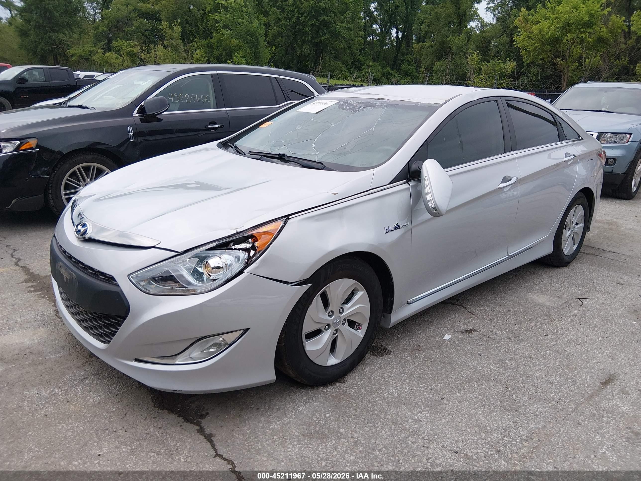 2015 Hyundai Sonata Hybrid Silver vin: KMHEC4A40FA135337