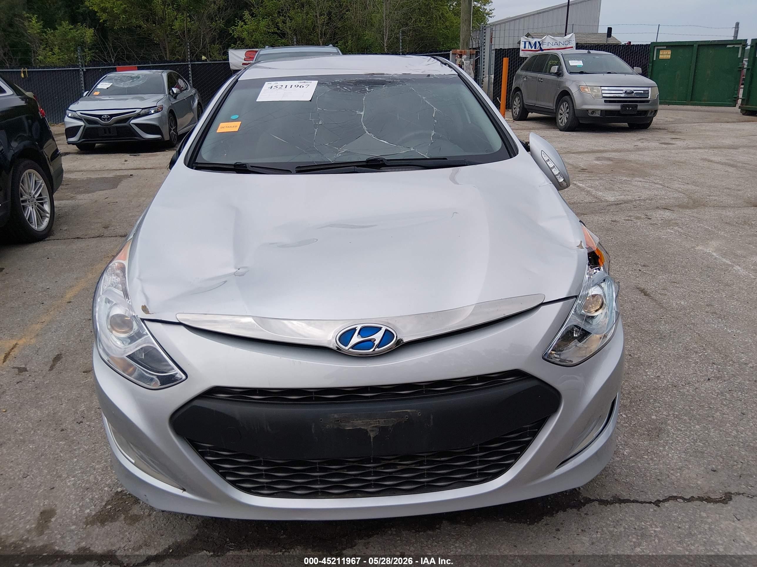 2015 Hyundai Sonata Hybrid Silver vin: KMHEC4A40FA135337