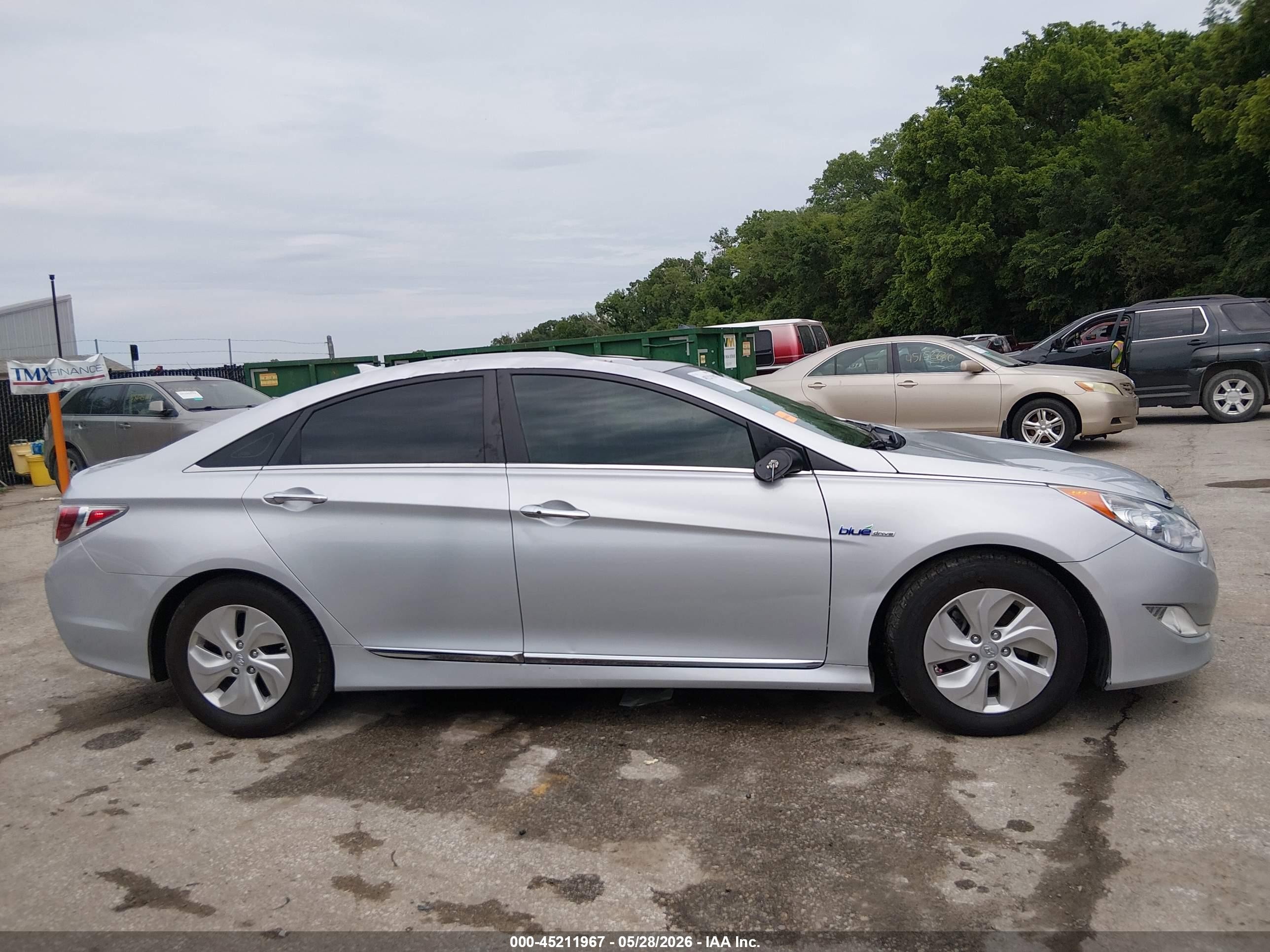 2015 Hyundai Sonata Hybrid Silver vin: KMHEC4A40FA135337
