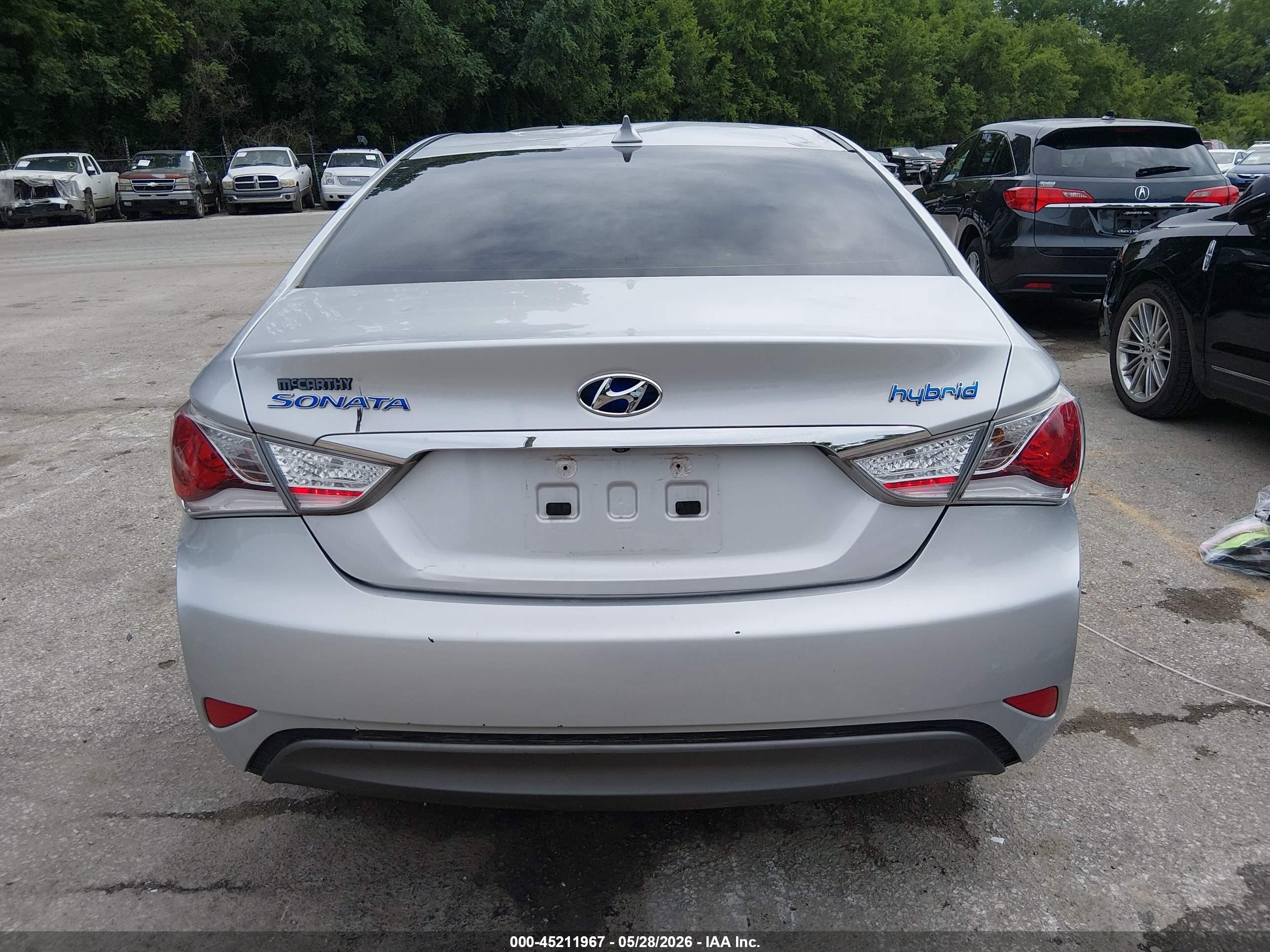 2015 Hyundai Sonata Hybrid Silver vin: KMHEC4A40FA135337