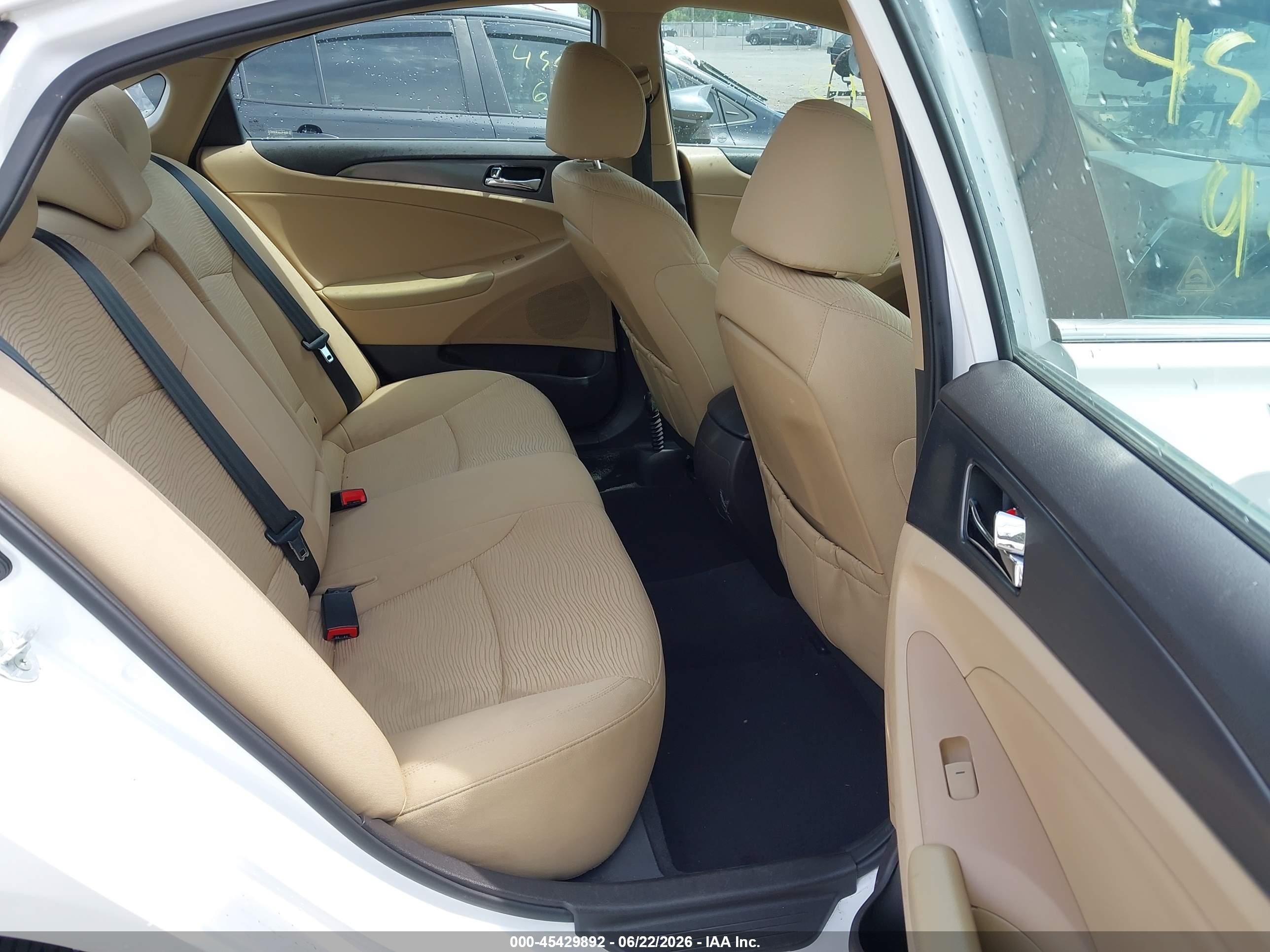 2015 Hyundai Sonata Hybrid   White vin: KMHEC4A40FA137055