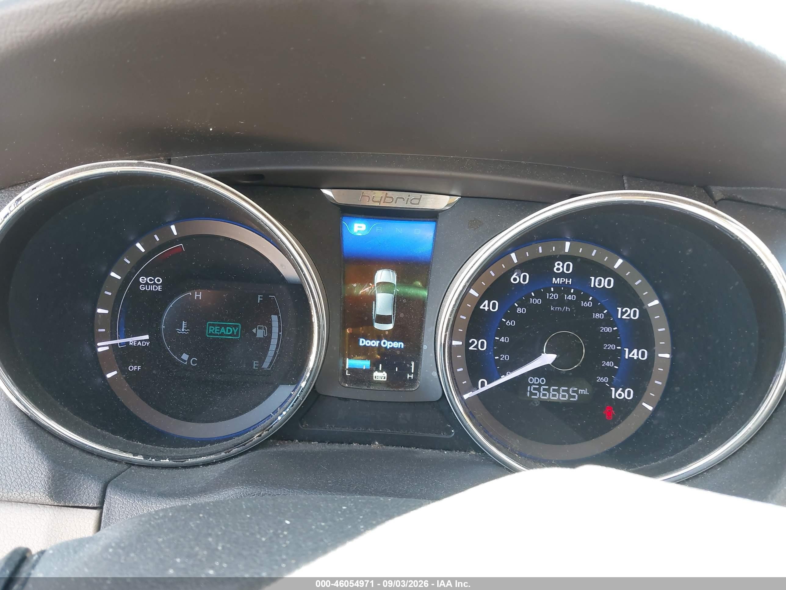 2015 Hyundai Sonata Hybrid   Белый vin: KMHEC4A40FA139596
