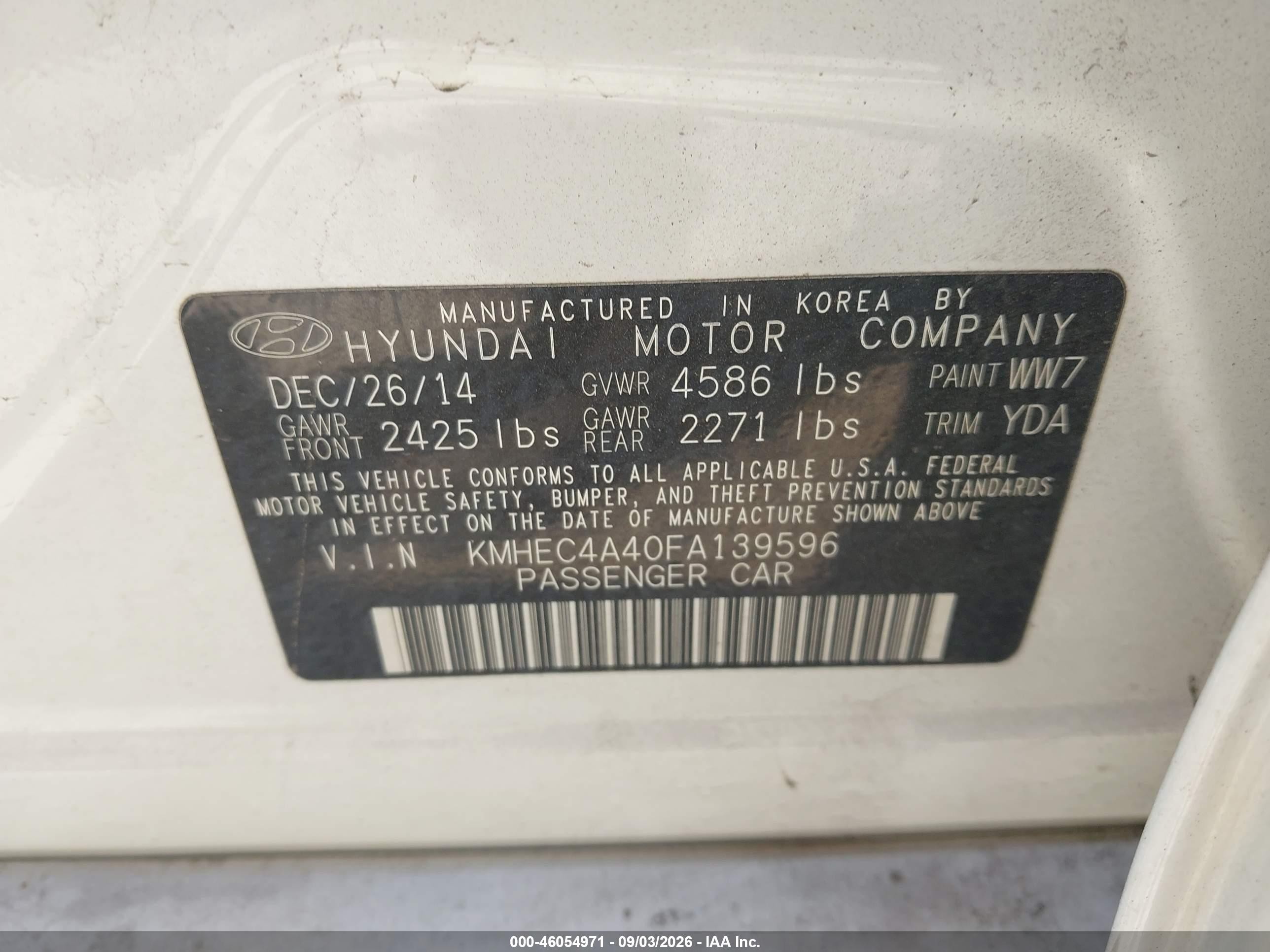 2015 Hyundai Sonata Hybrid   Белый vin: KMHEC4A40FA139596