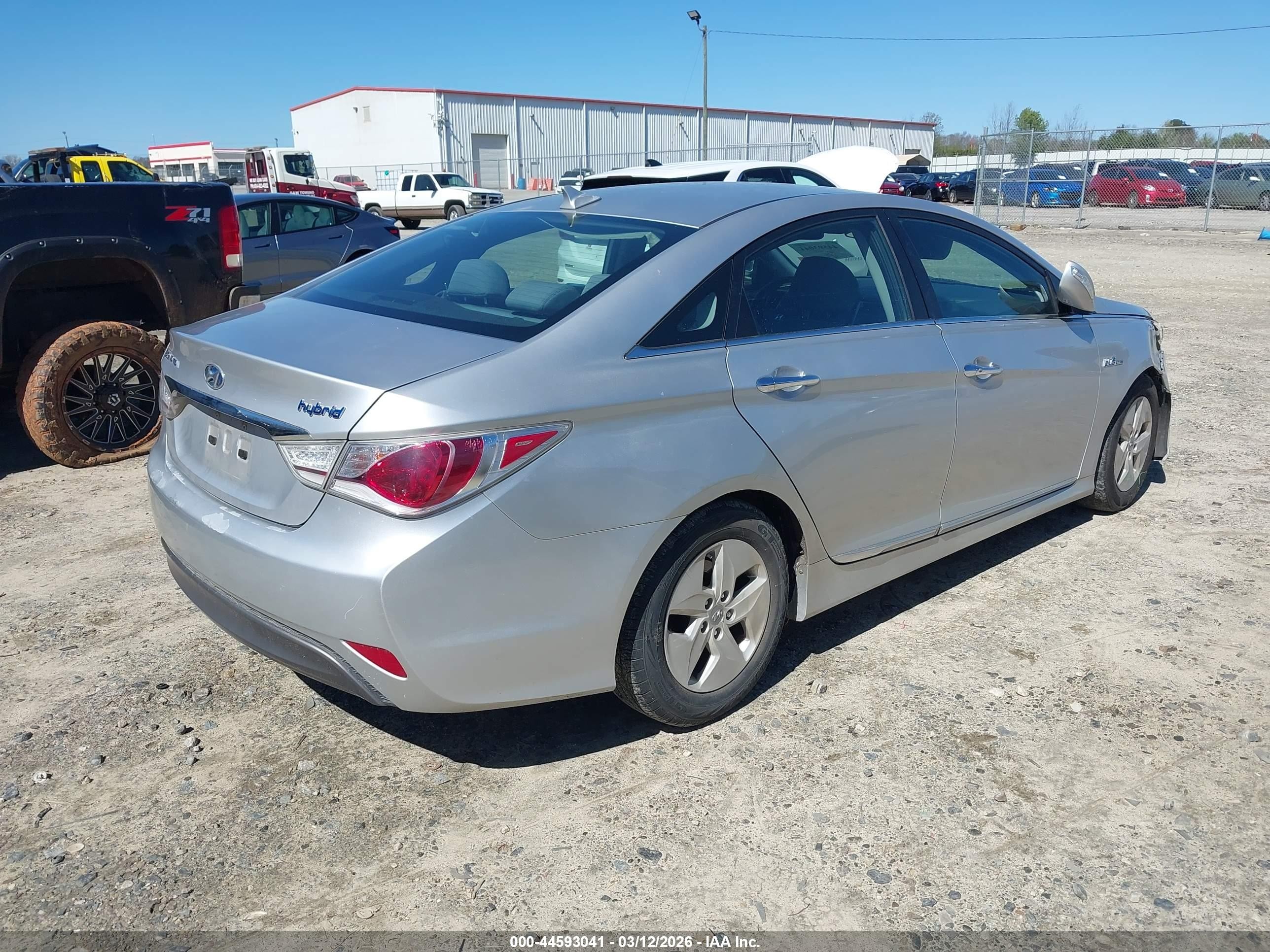 2011 Hyundai Sonata Hybrid   Silver vin: KMHEC4A41BA002418