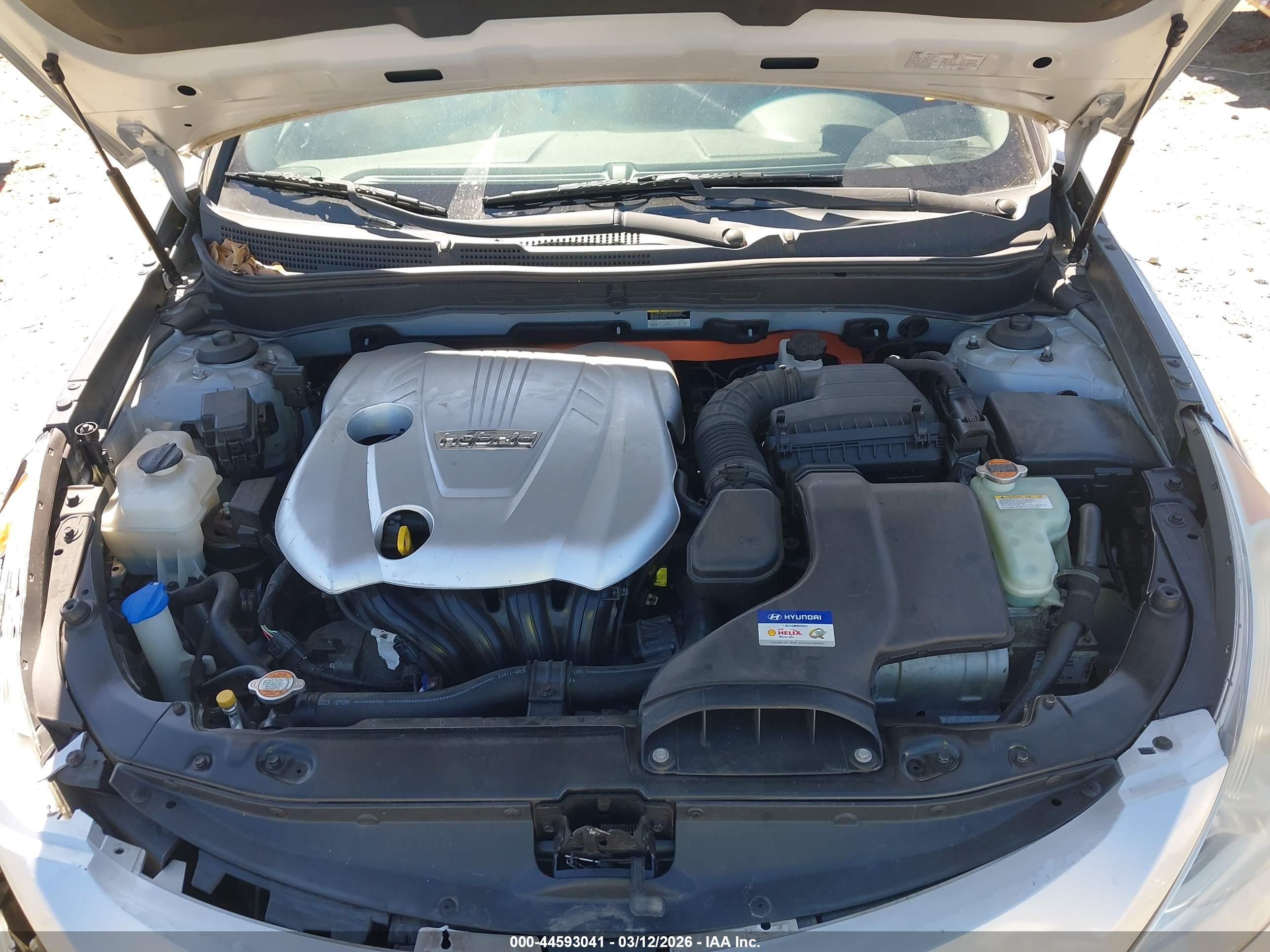 2011 Hyundai Sonata Hybrid   Silver vin: KMHEC4A41BA002418