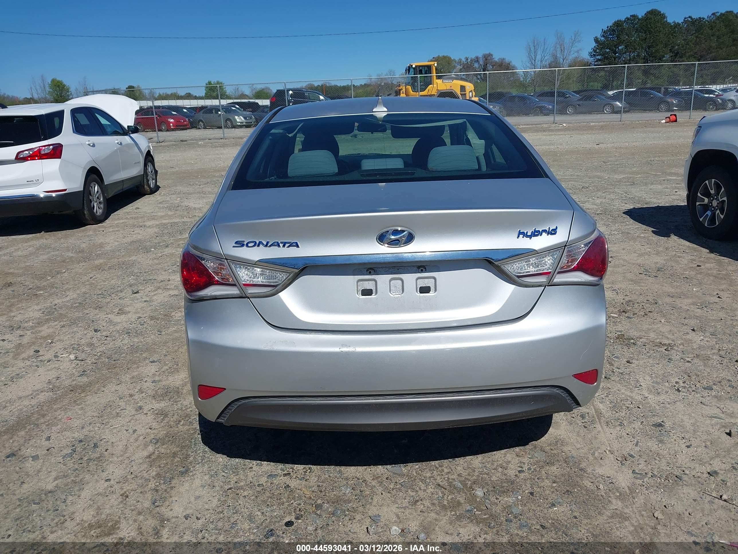 2011 Hyundai Sonata Hybrid   Silver vin: KMHEC4A41BA002418