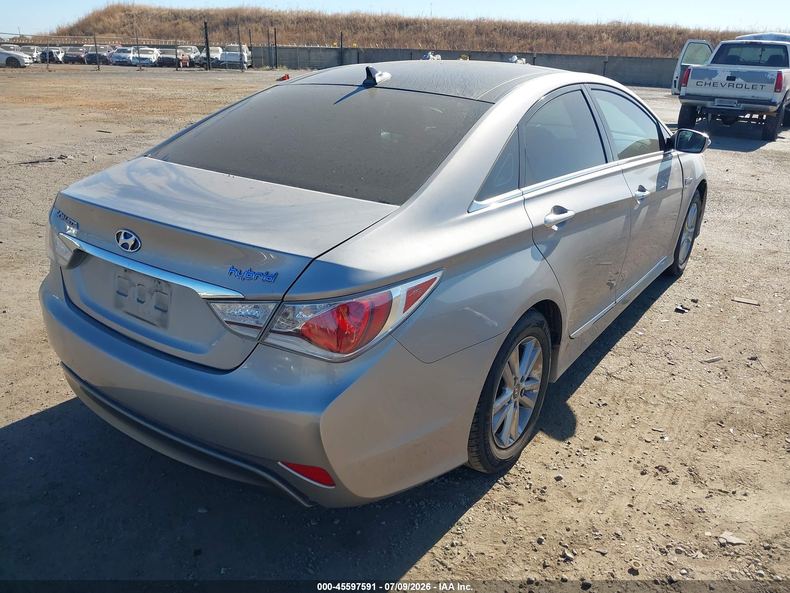 2011 Hyundai Sonata Hybrid   Серебряный vin: KMHEC4A41BA003827