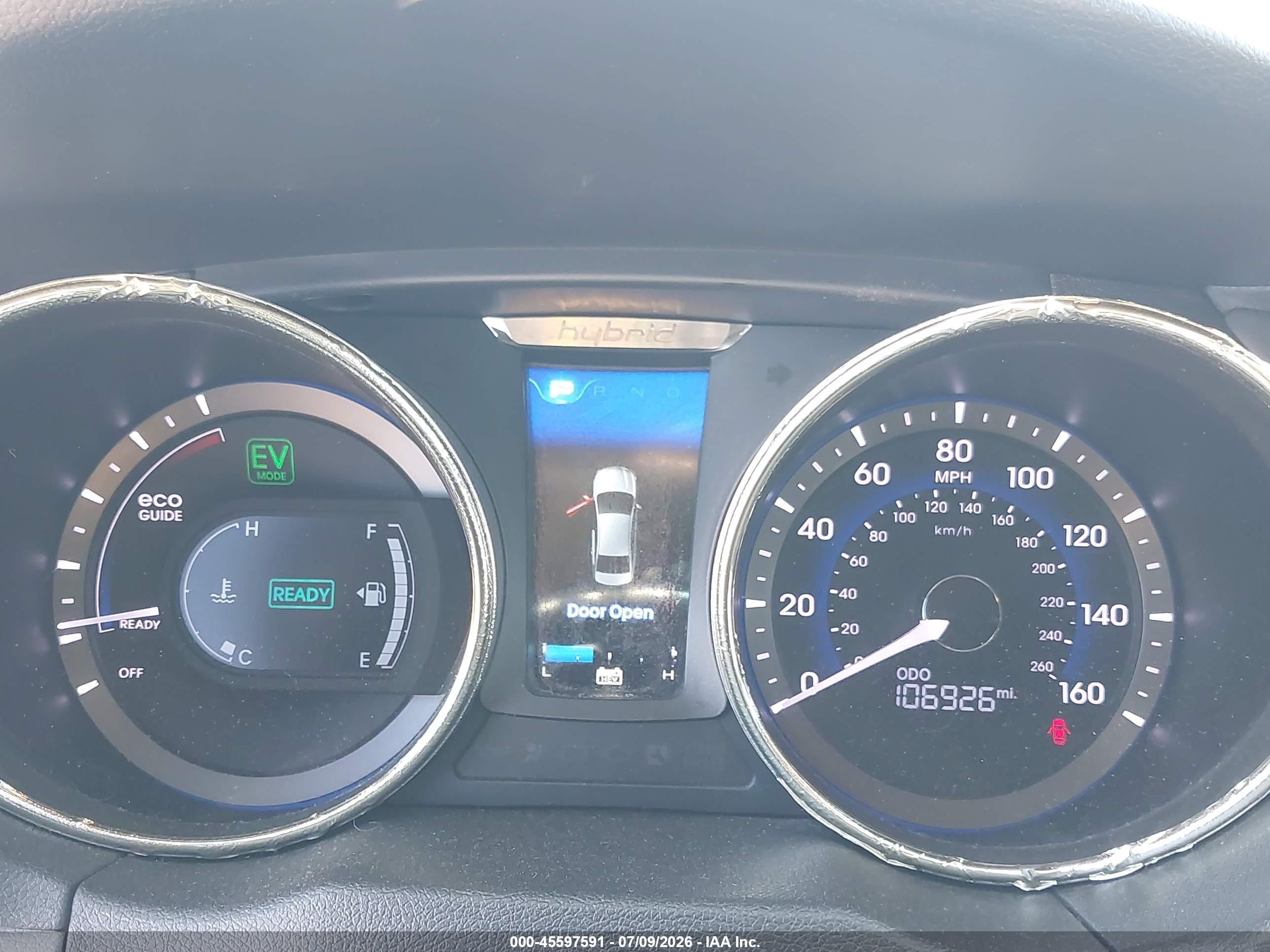 2011 Hyundai Sonata Hybrid   Серебряный vin: KMHEC4A41BA003827