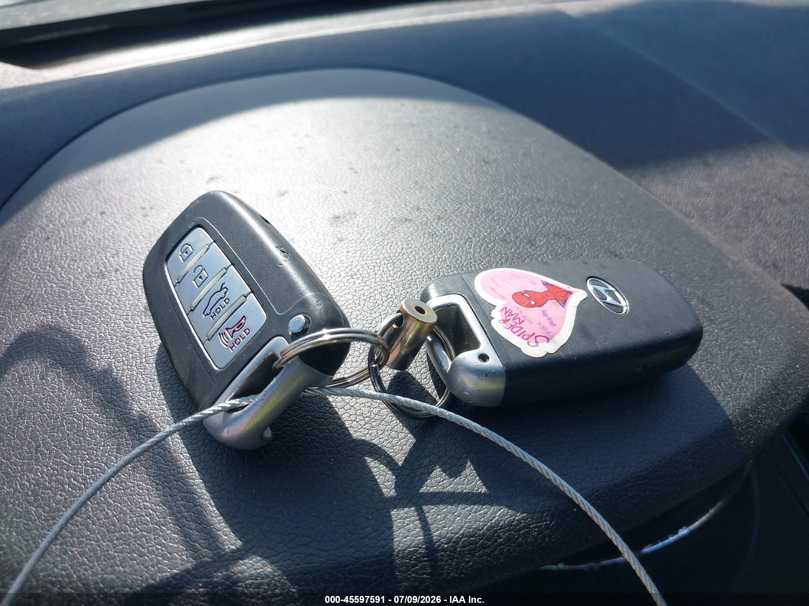 2011 Hyundai Sonata Hybrid   Серебряный vin: KMHEC4A41BA003827