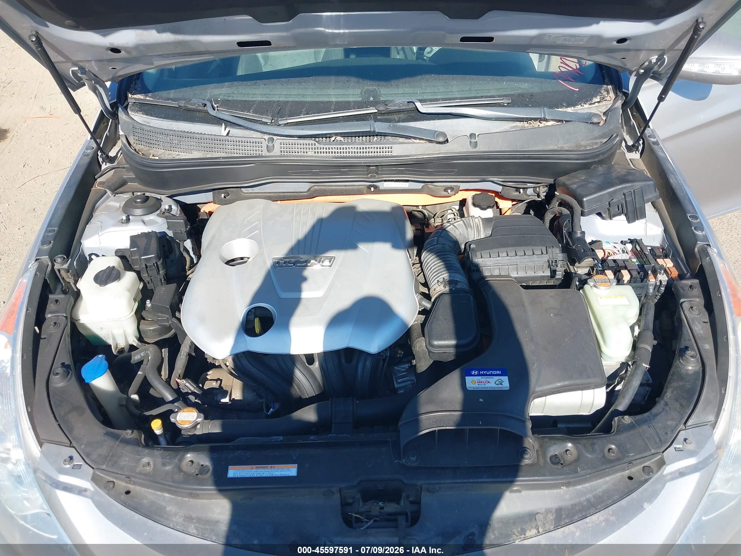 2011 Hyundai Sonata Hybrid   Серебряный vin: KMHEC4A41BA003827