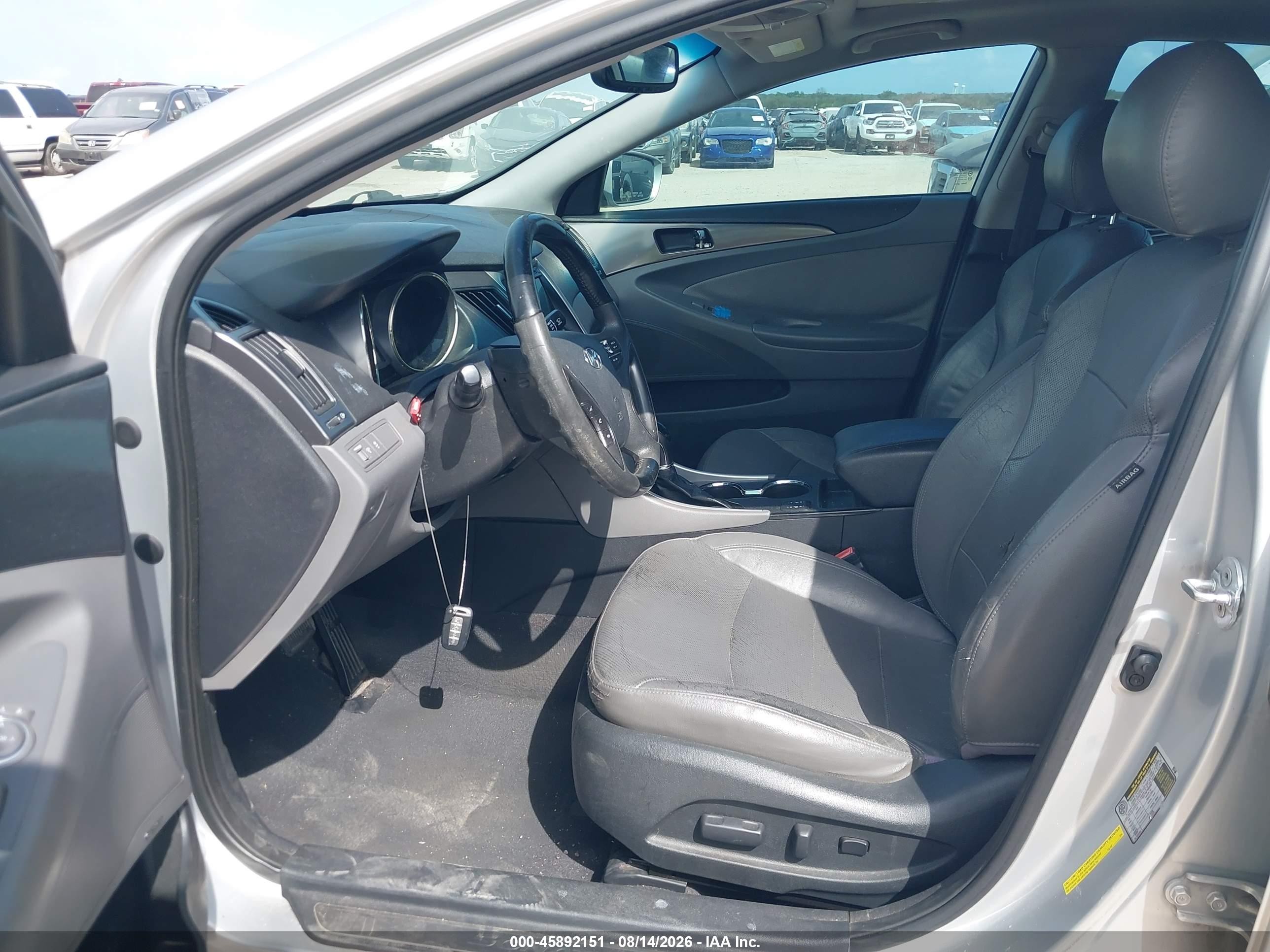 2011 Hyundai Sonata Hybrid   Silver vin: KMHEC4A41BA018568