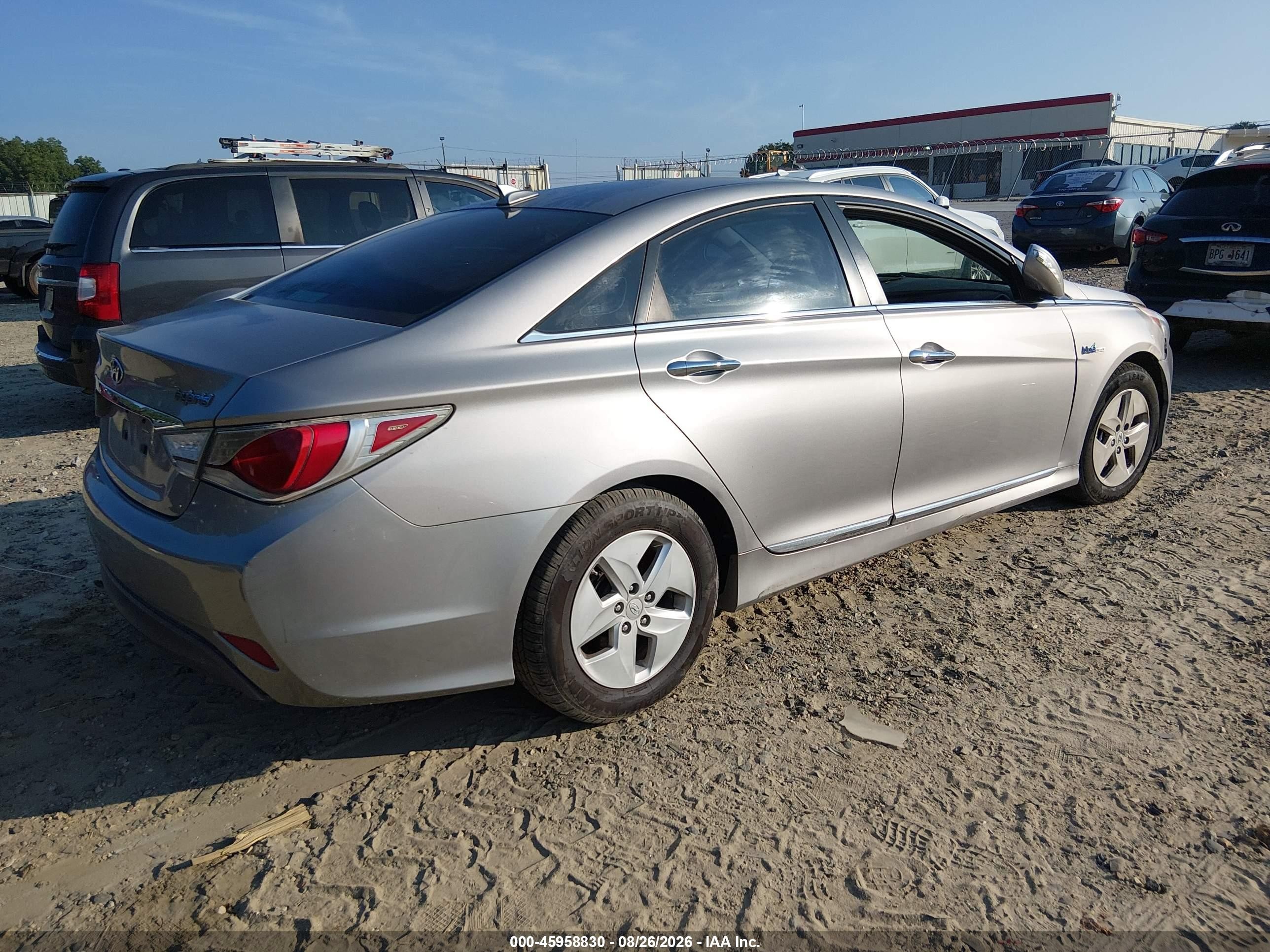 2012 Hyundai Sonata Hybrid   Silver vin: KMHEC4A41CA020449