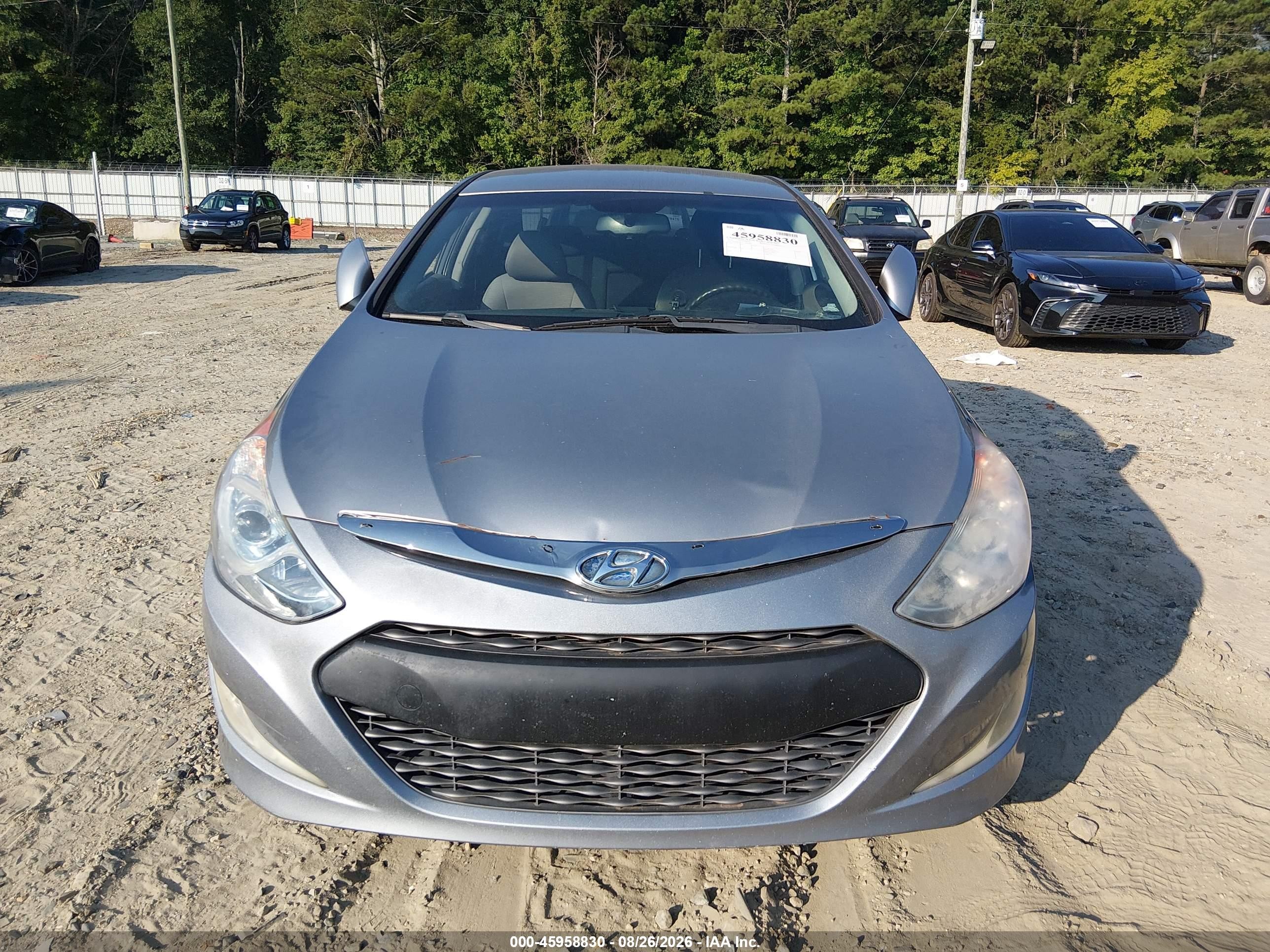 2012 Hyundai Sonata Hybrid   Silver vin: KMHEC4A41CA020449