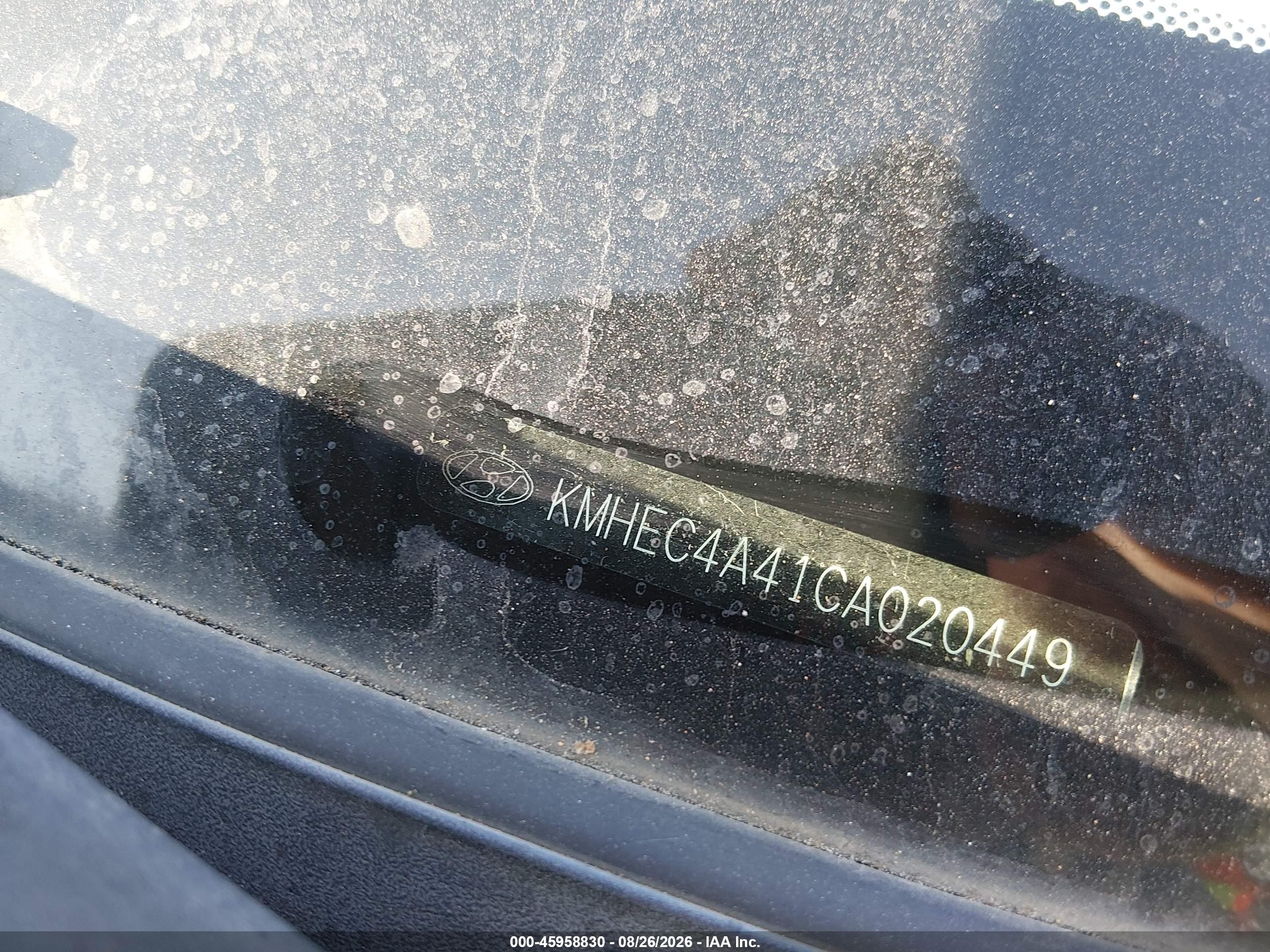2012 Hyundai Sonata Hybrid   Silver vin: KMHEC4A41CA020449