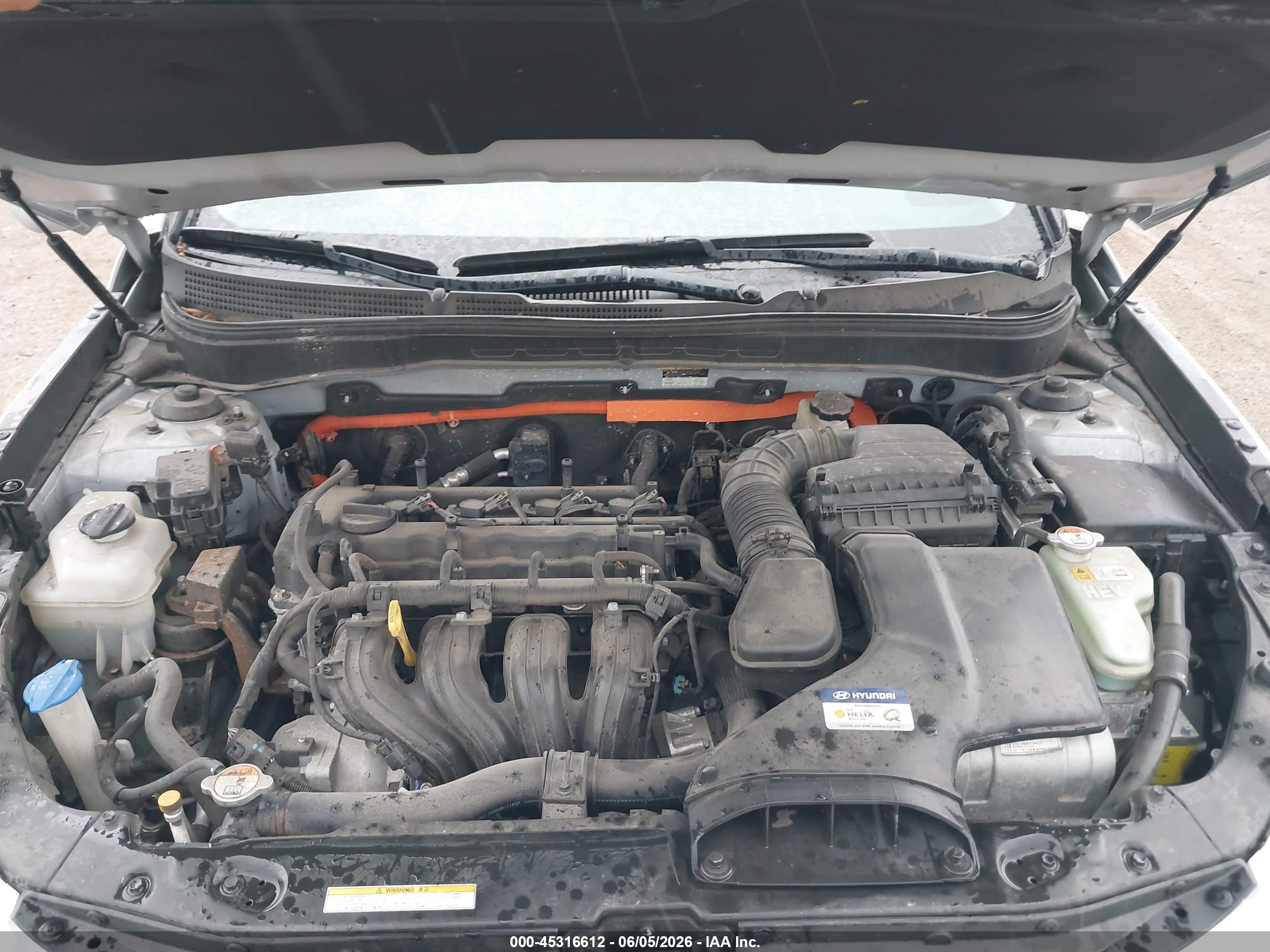 2012 Hyundai Sonata Hybrid   Silver vin: KMHEC4A41CA028812