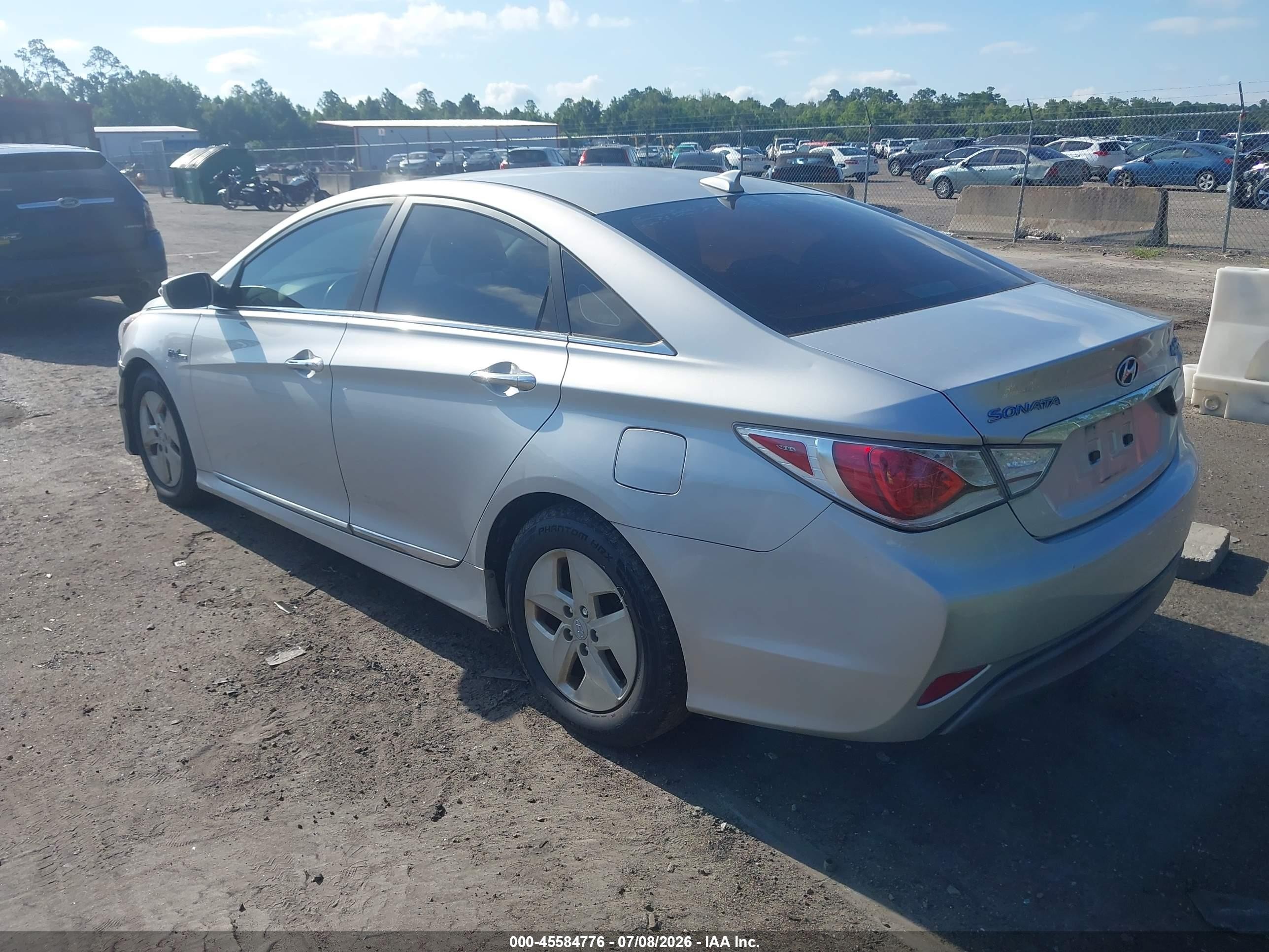 2012 Hyundai Sonata Hybrid   Silver vin: KMHEC4A41CA038871