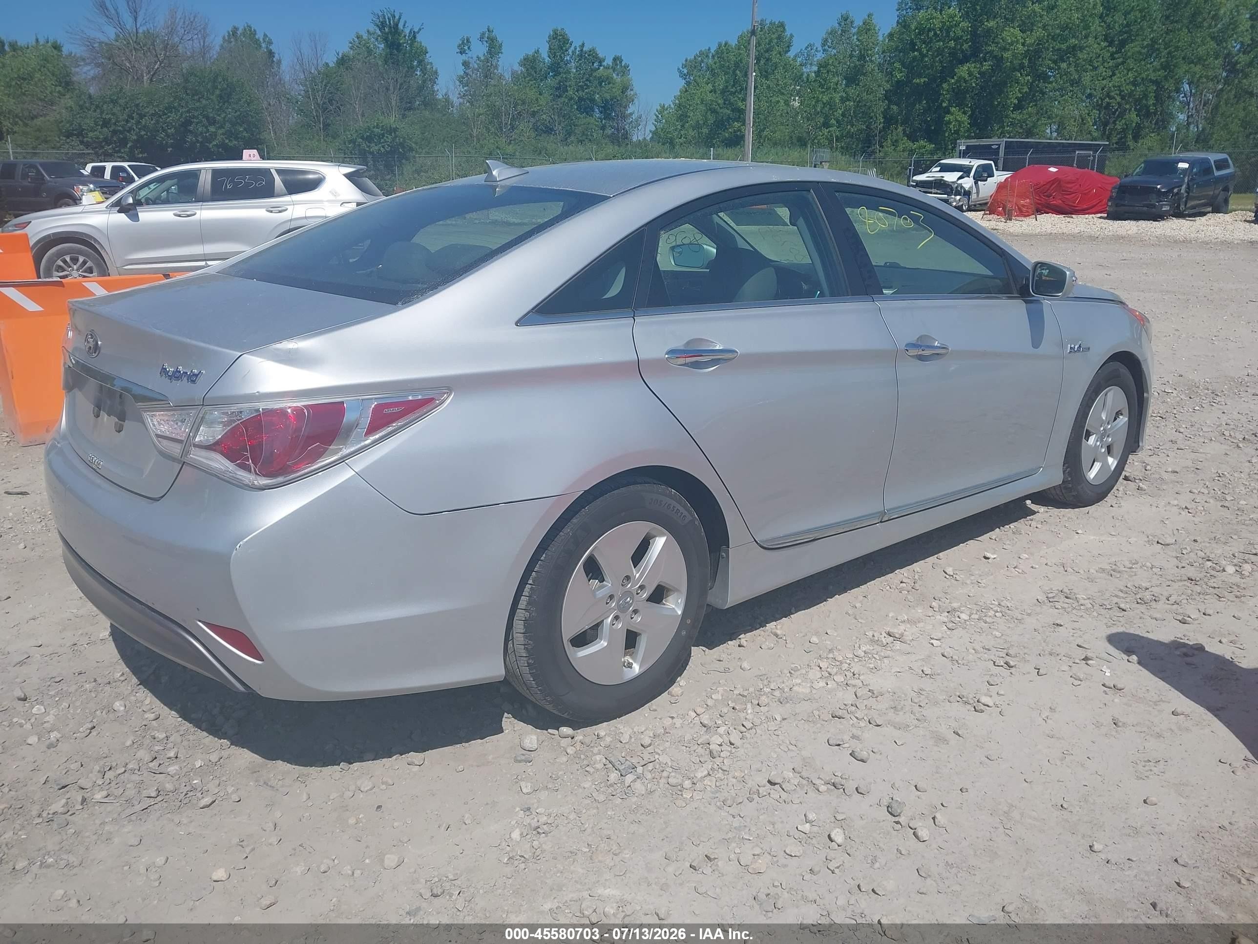 2012 Hyundai Sonata Hybrid   Серебряный vin: KMHEC4A41CA041396