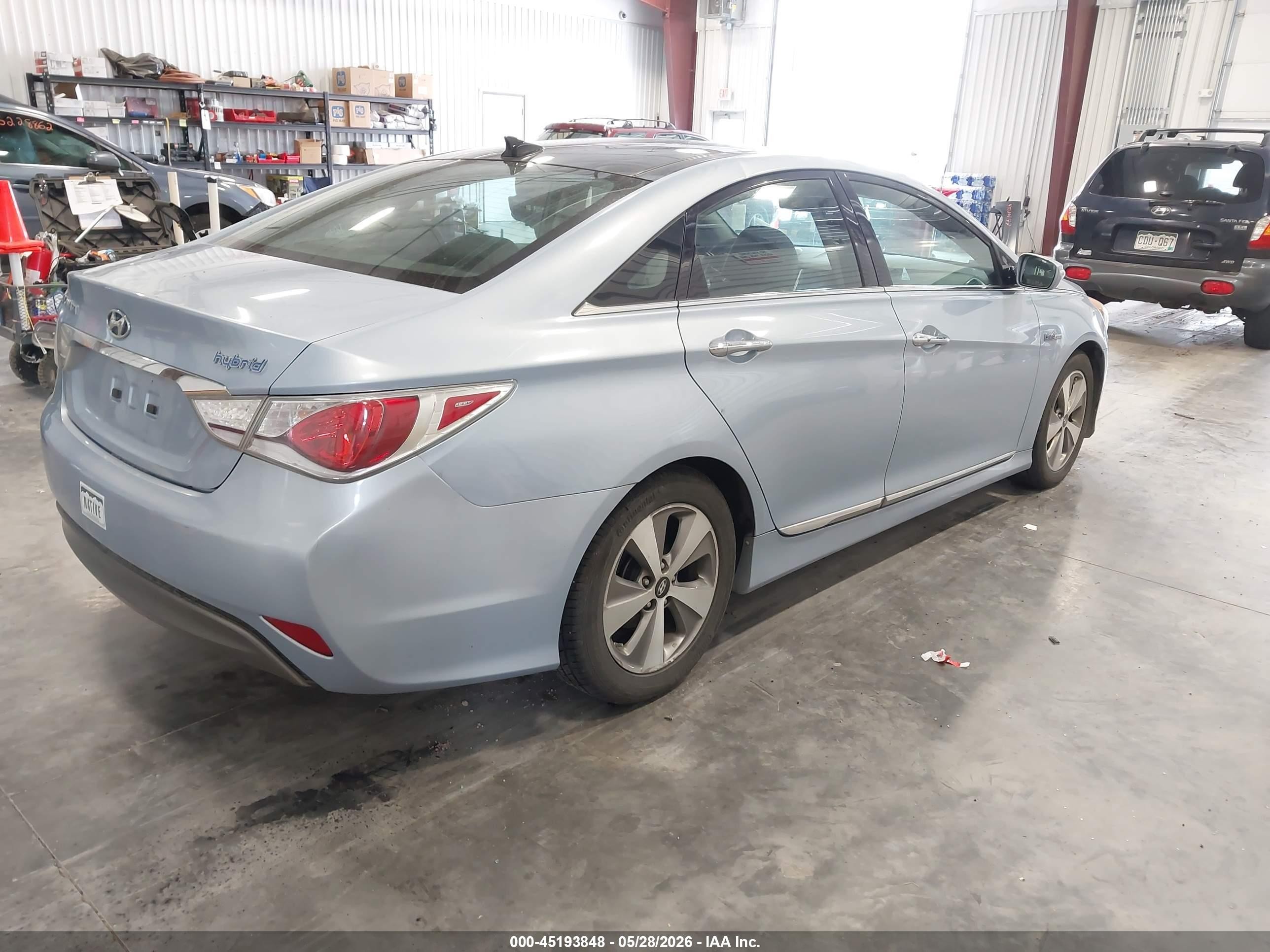 2012 Hyundai Sonata Hybrid   Бирюзовый vin: KMHEC4A41CA045755