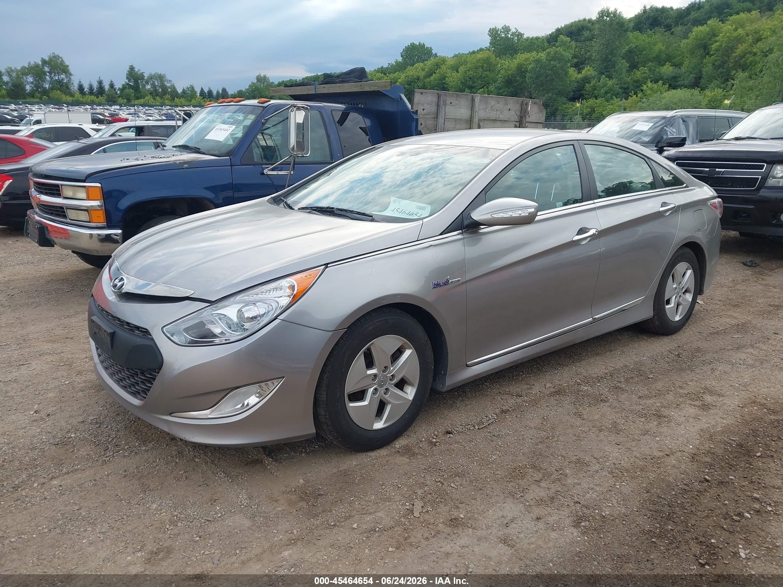 2012 Hyundai Sonata Hybrid   Silver vin: KMHEC4A41CA060806