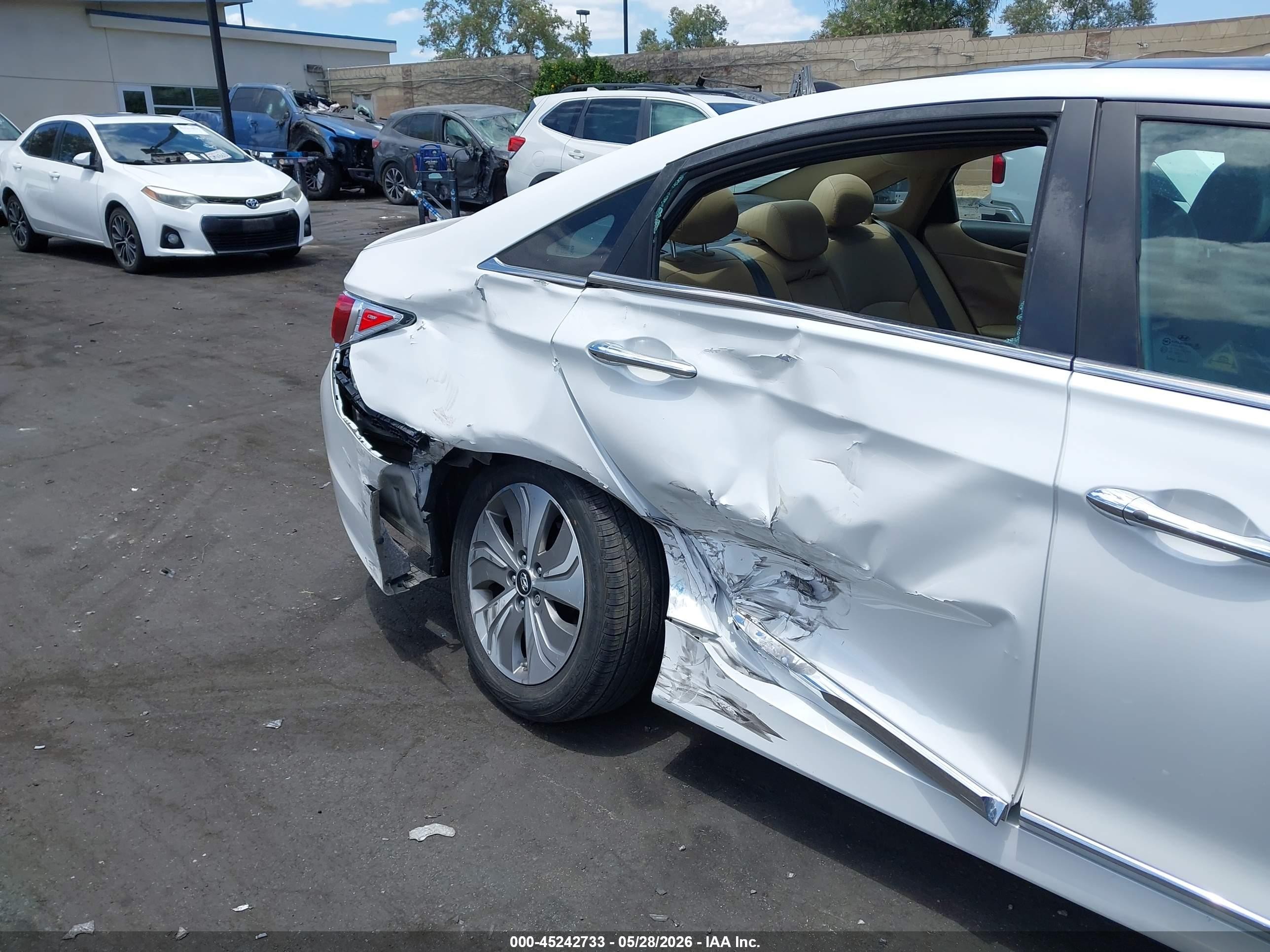 2013 Hyundai Sonata Hybrid Limited White vin: KMHEC4A41DA069703