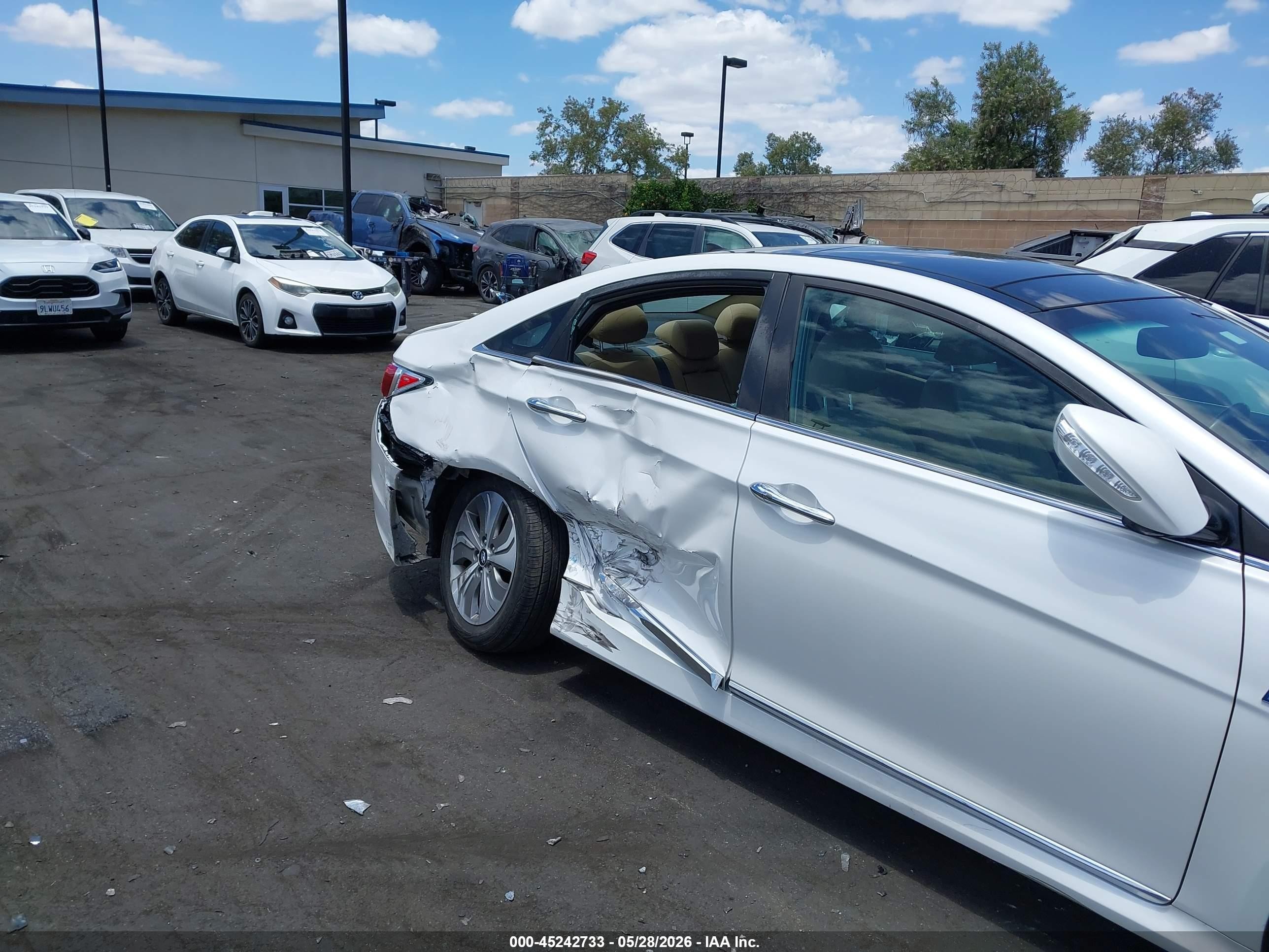 2013 Hyundai Sonata Hybrid Limited White vin: KMHEC4A41DA069703
