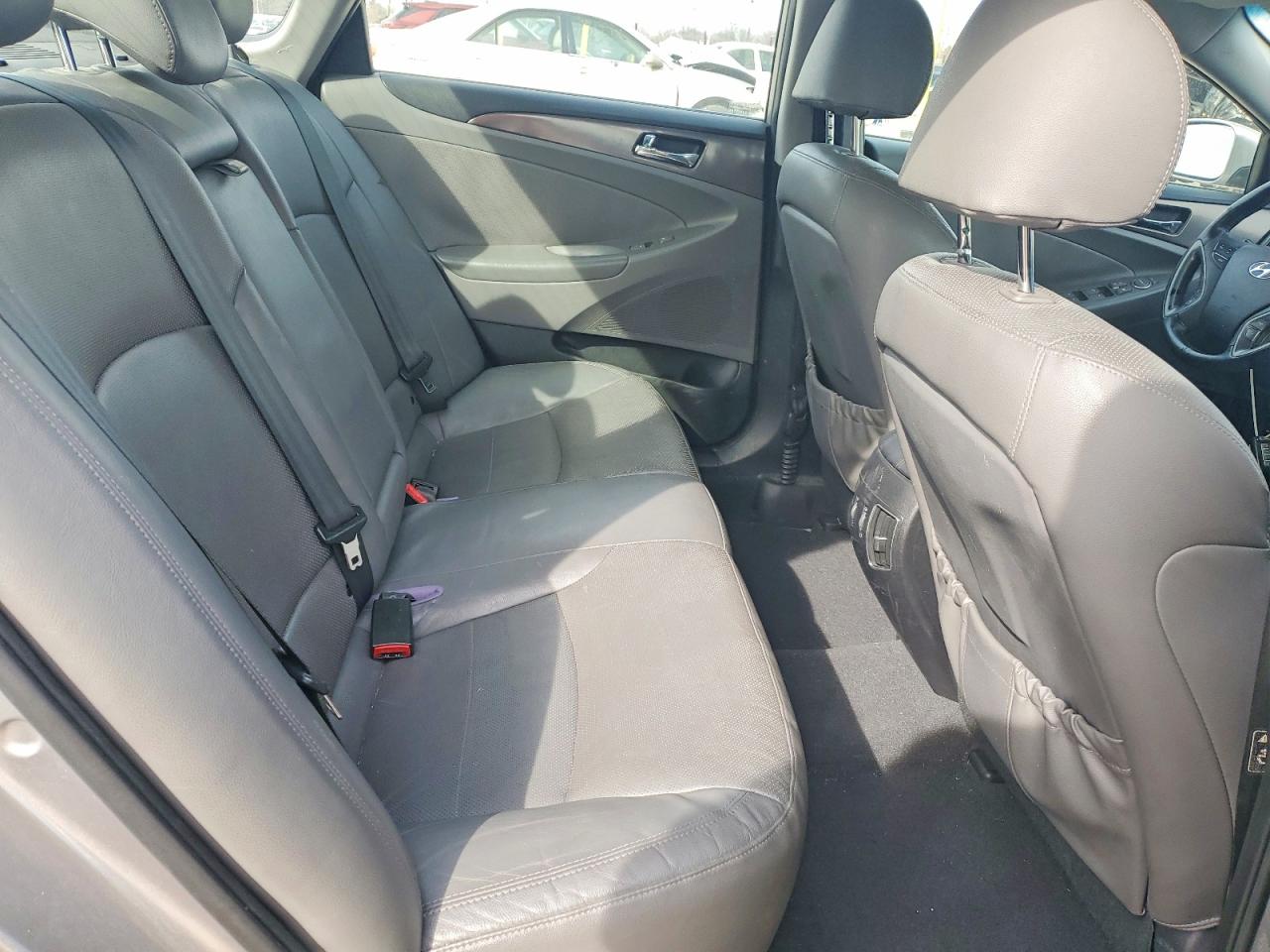 2013 Hyundai Sonata Hybrid Silver vin: KMHEC4A41DA088672
