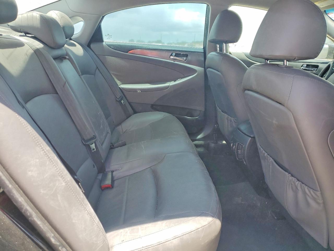 2013 Hyundai Sonata Hybrid Black vin: KMHEC4A41DA094830
