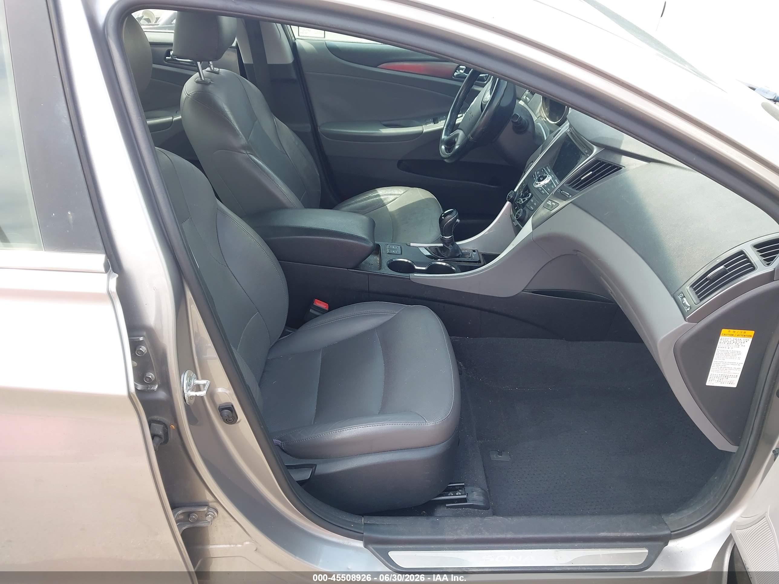 2013 Hyundai Sonata Hybrid Limited Silver vin: KMHEC4A41DA095251