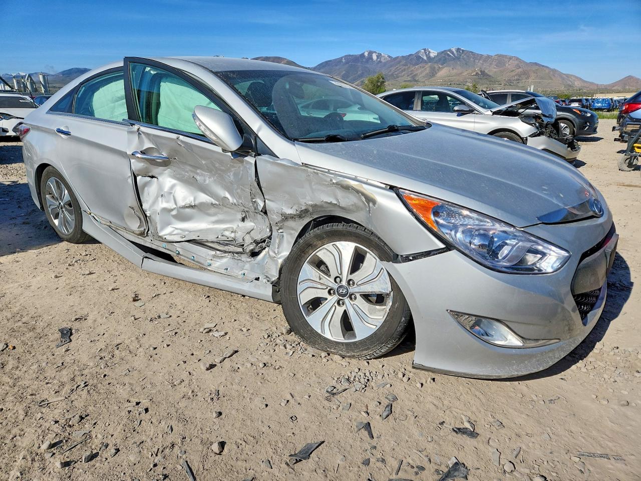 2013 Hyundai Sonata Hybrid Silver vin: KMHEC4A41DA098375