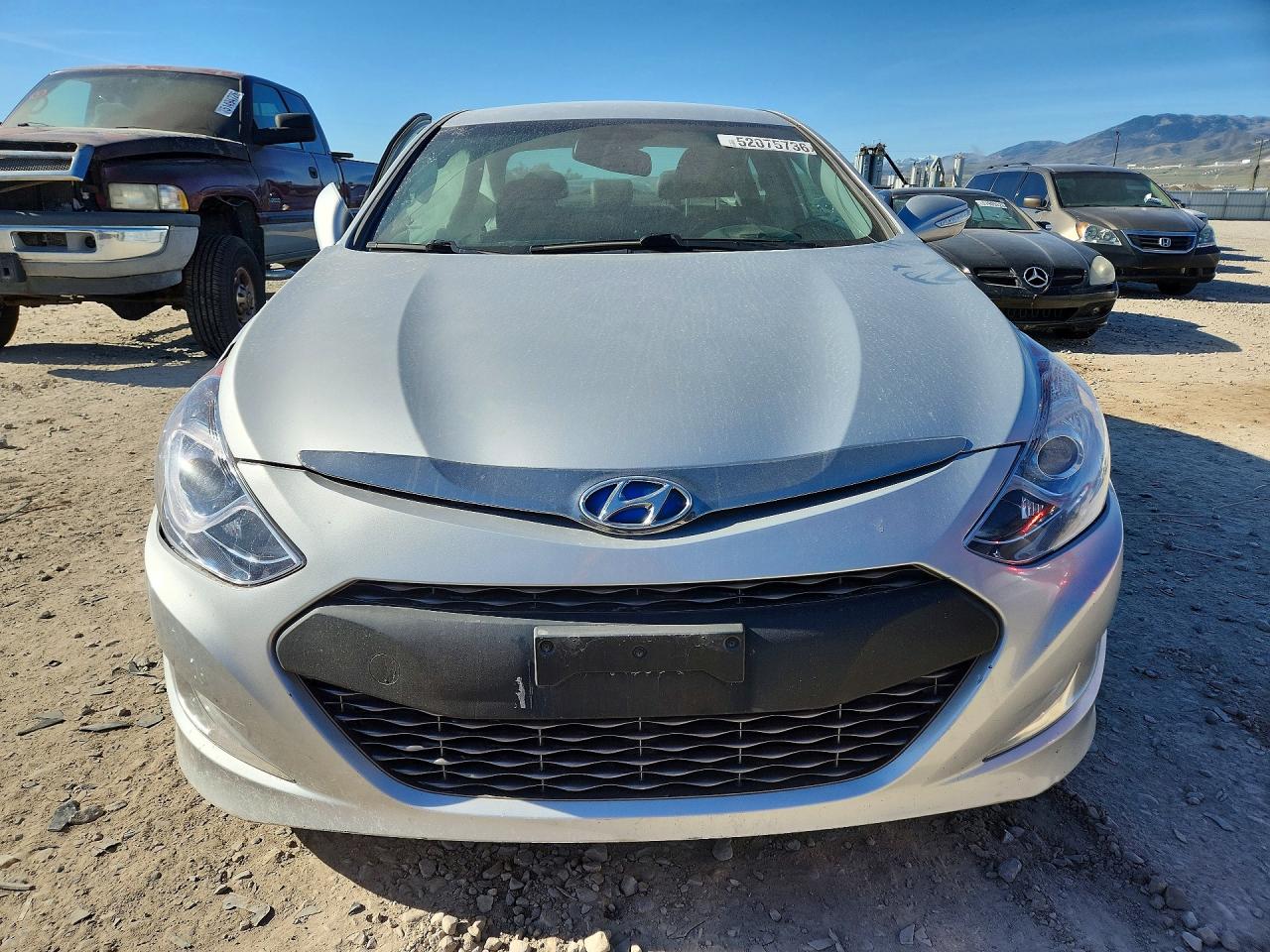 2013 Hyundai Sonata Hybrid Silver vin: KMHEC4A41DA098375