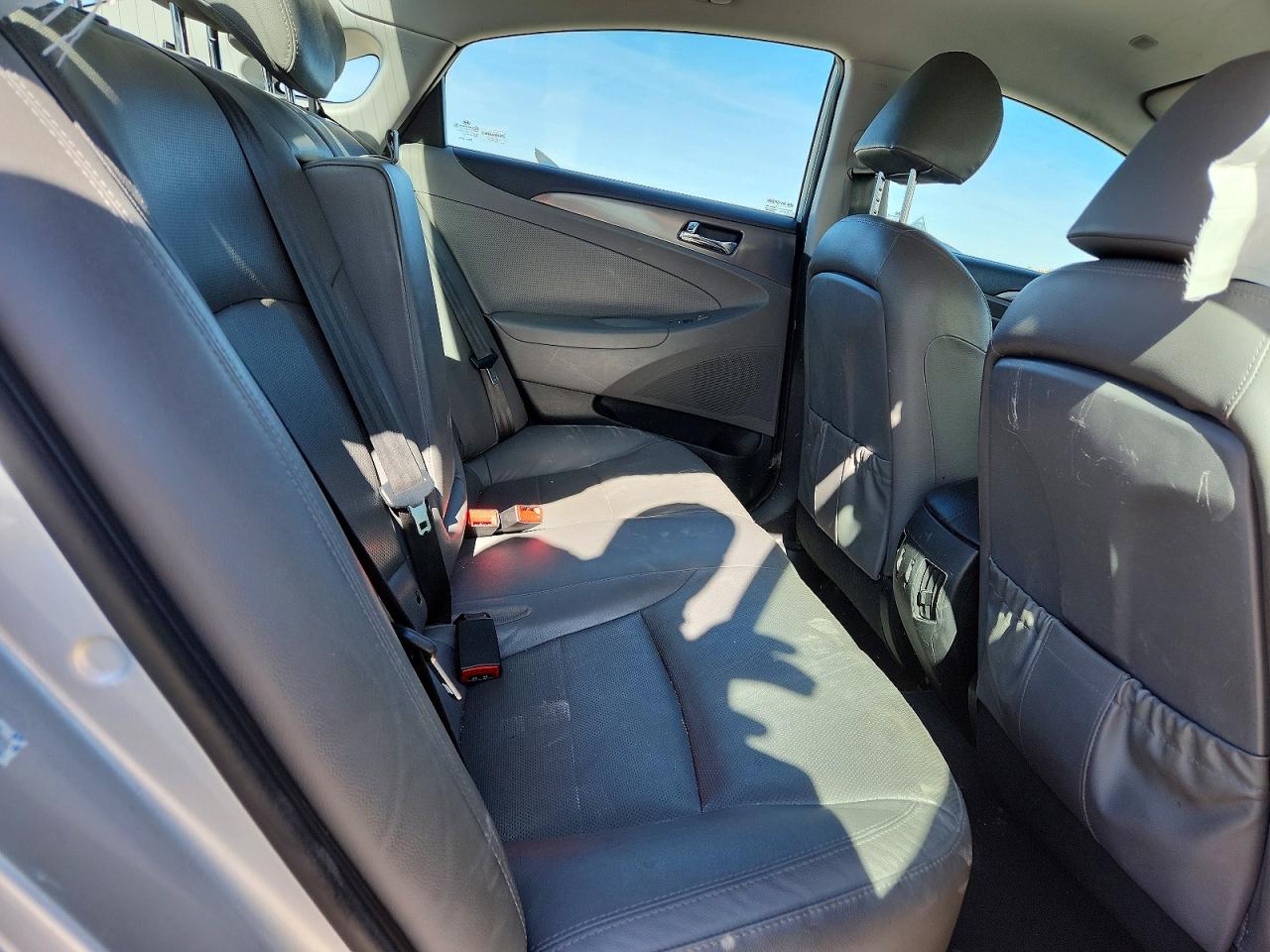 2013 Hyundai Sonata Hybrid Silver vin: KMHEC4A41DA098375
