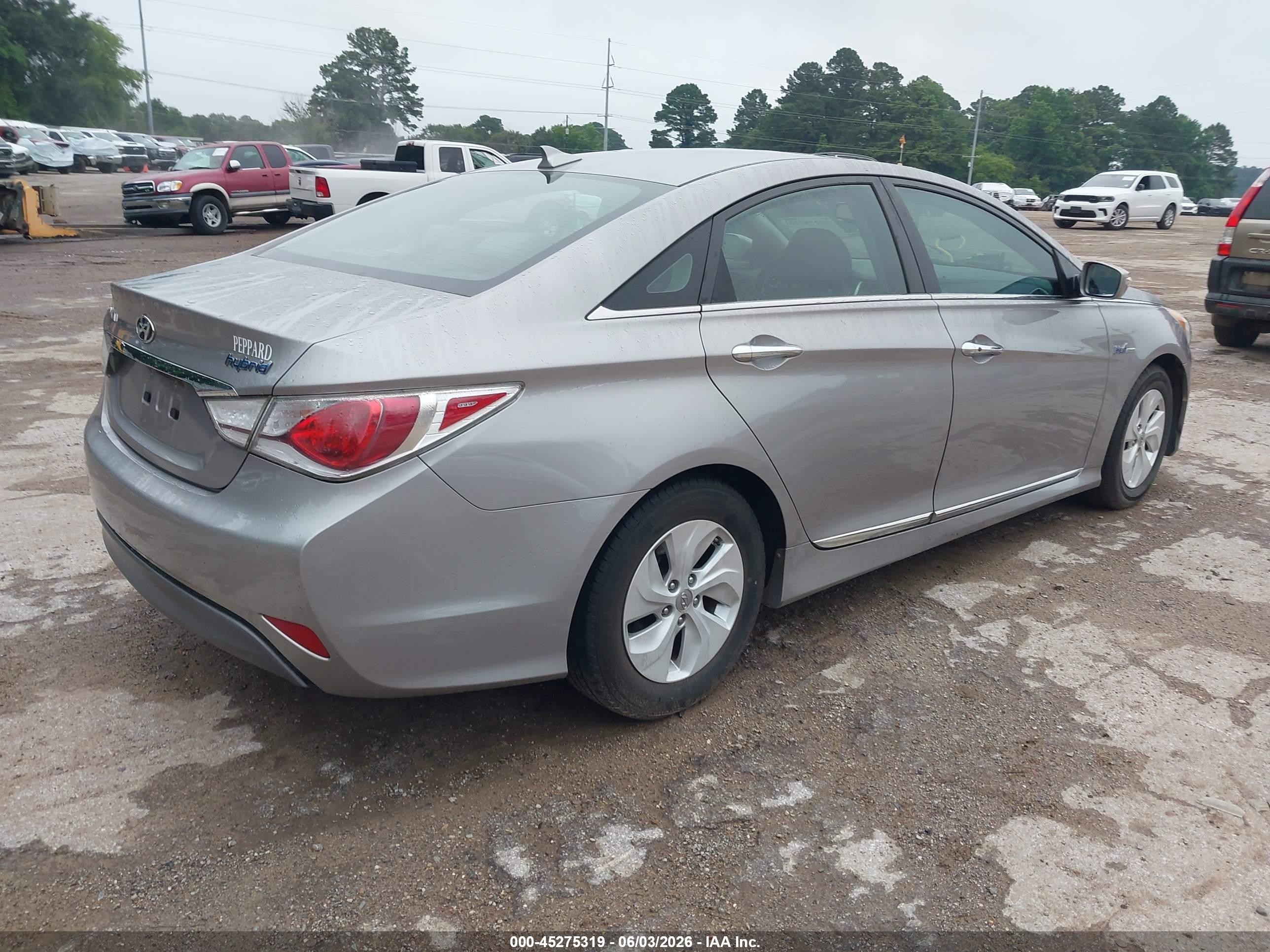 2014 Hyundai Sonata Hybrid   Серебряный vin: KMHEC4A41EA109828