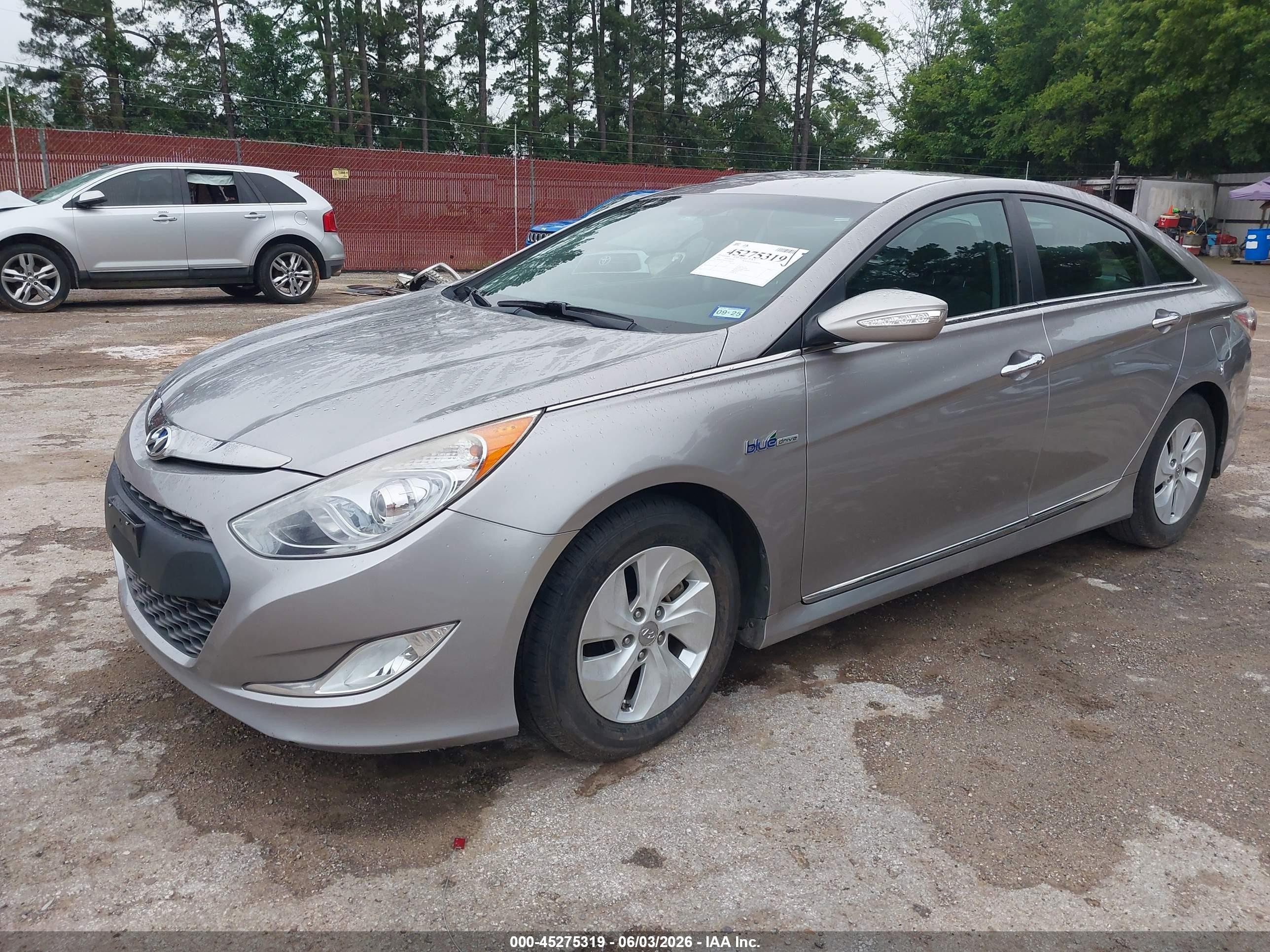 2014 Hyundai Sonata Hybrid   Серебряный vin: KMHEC4A41EA109828