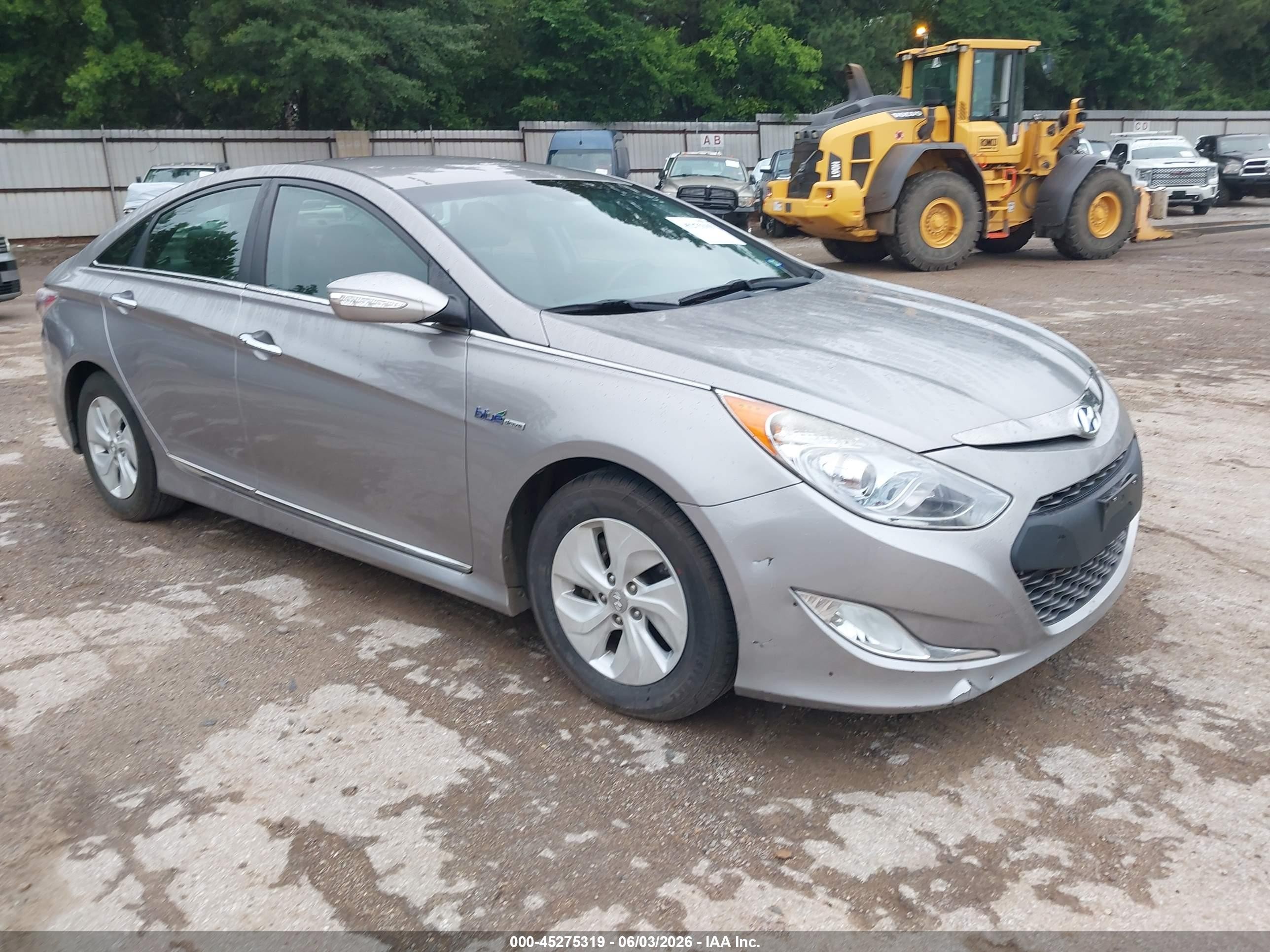 2014 Hyundai Sonata Hybrid   Серебряный vin: KMHEC4A41EA109828