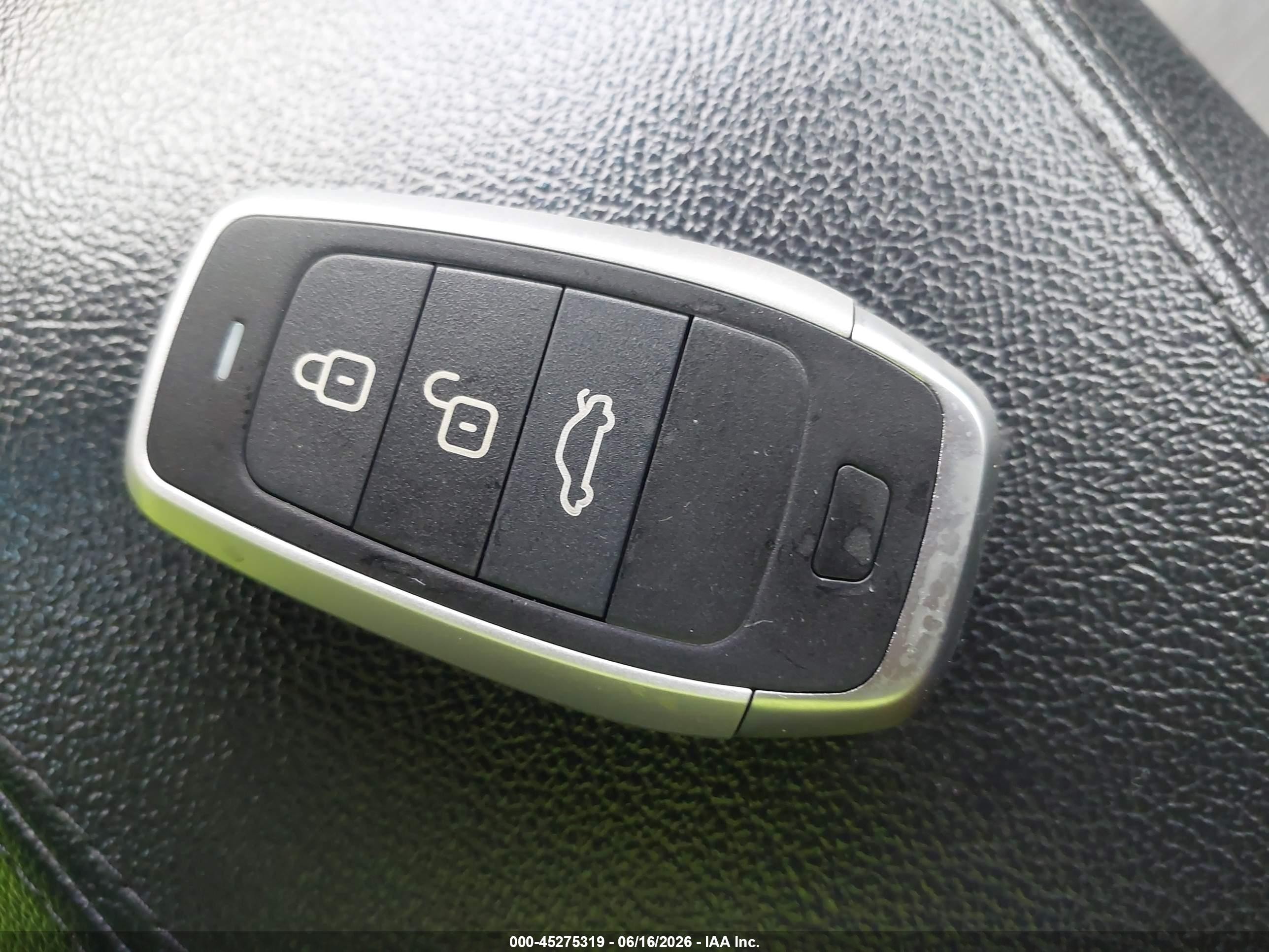 2014 Hyundai Sonata Hybrid   Серебряный vin: KMHEC4A41EA109828