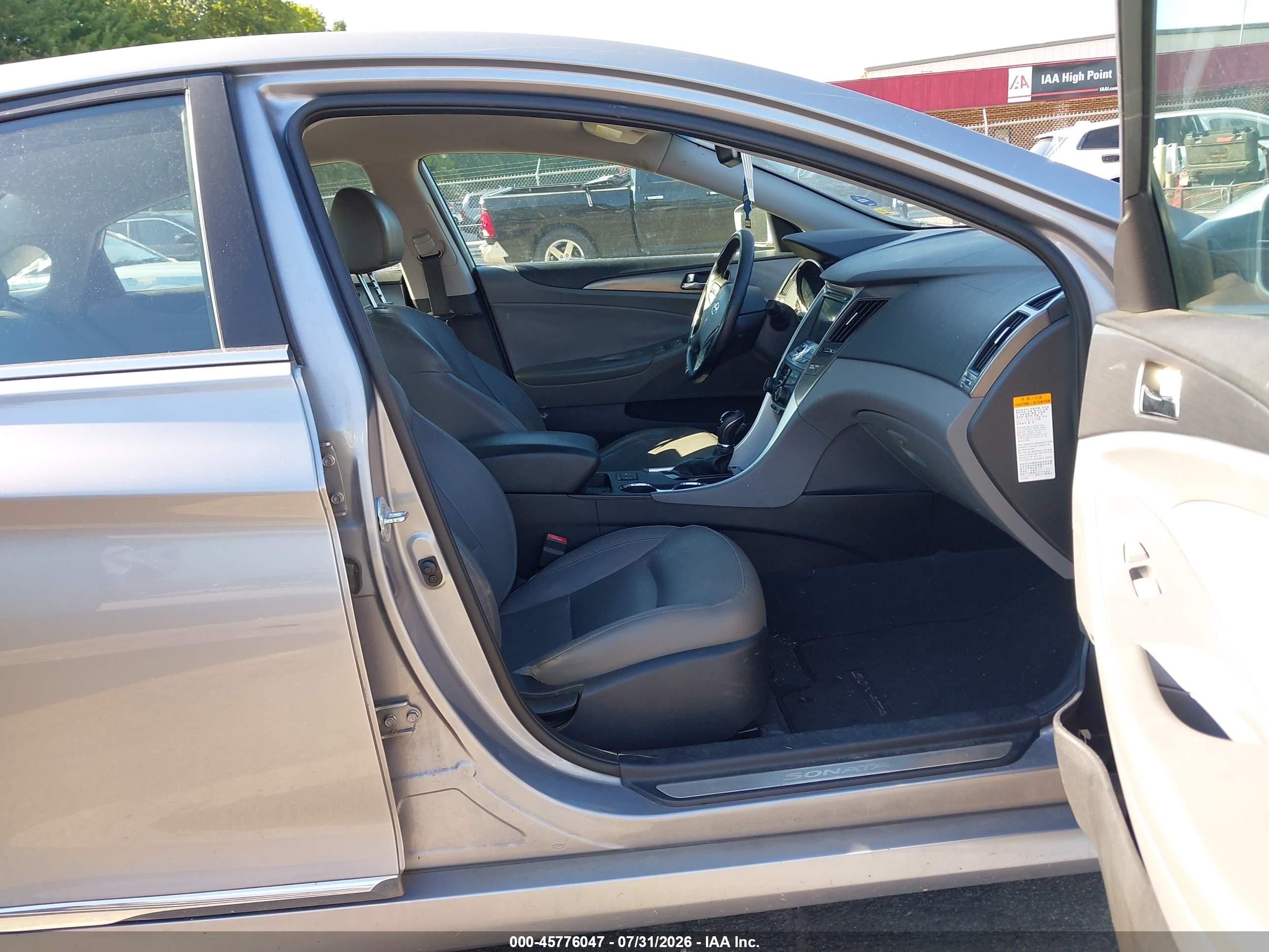 2014 Hyundai Sonata Hybrid Limited Gray vin: KMHEC4A41EA112583