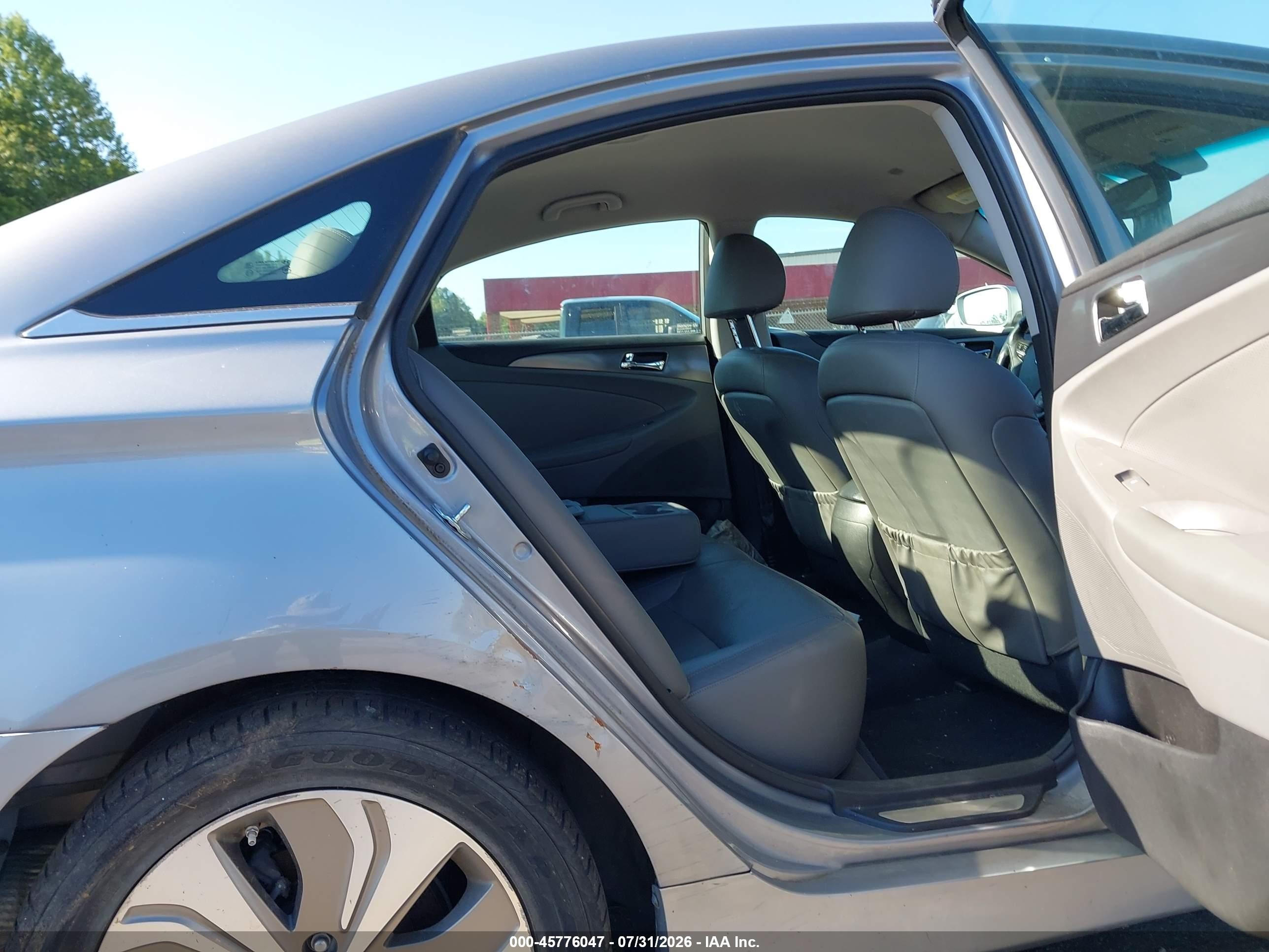 2014 Hyundai Sonata Hybrid Limited Gray vin: KMHEC4A41EA112583