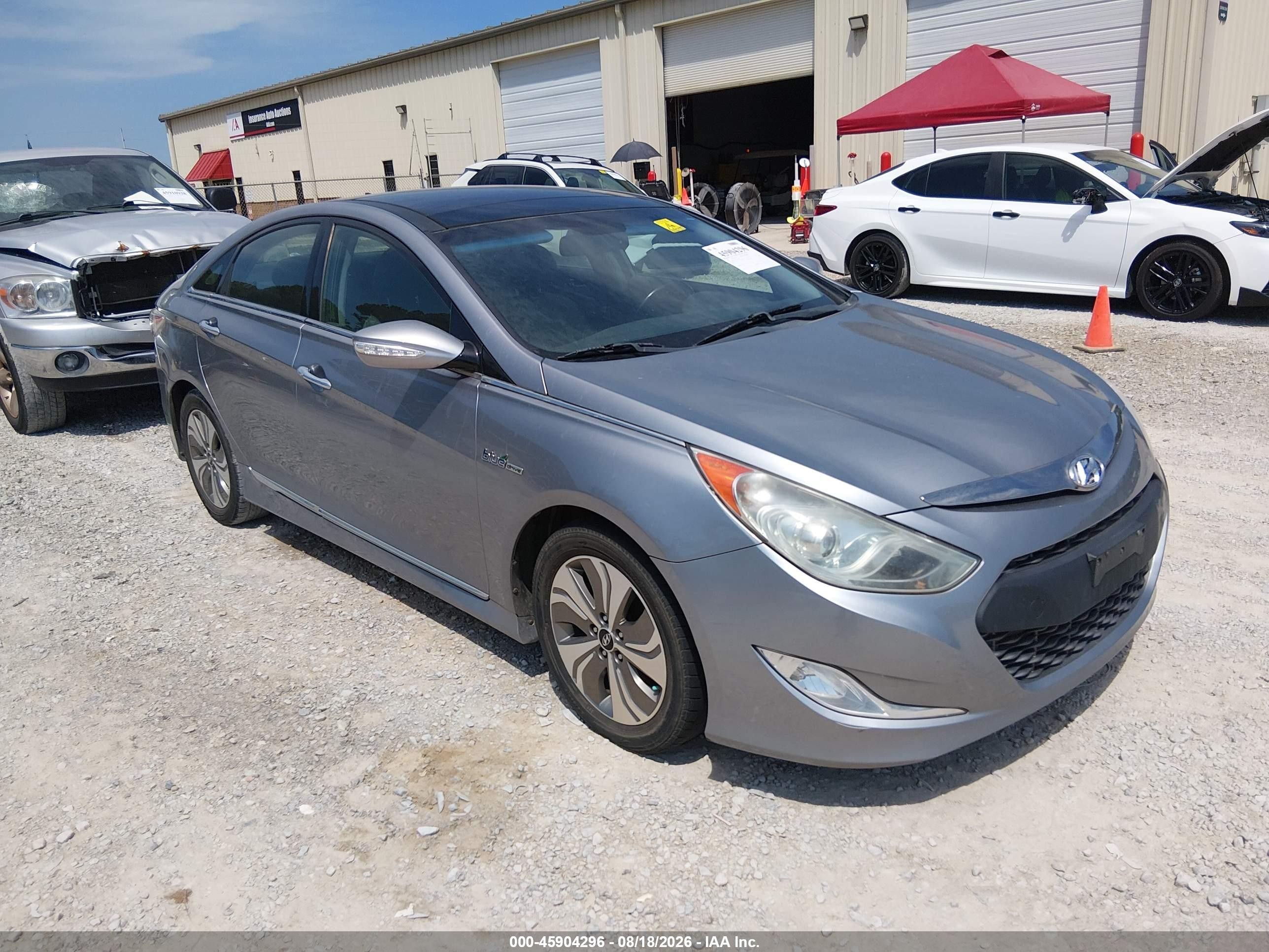 2014 Hyundai Sonata Hybrid Limited Silver vin: KMHEC4A41EA112762